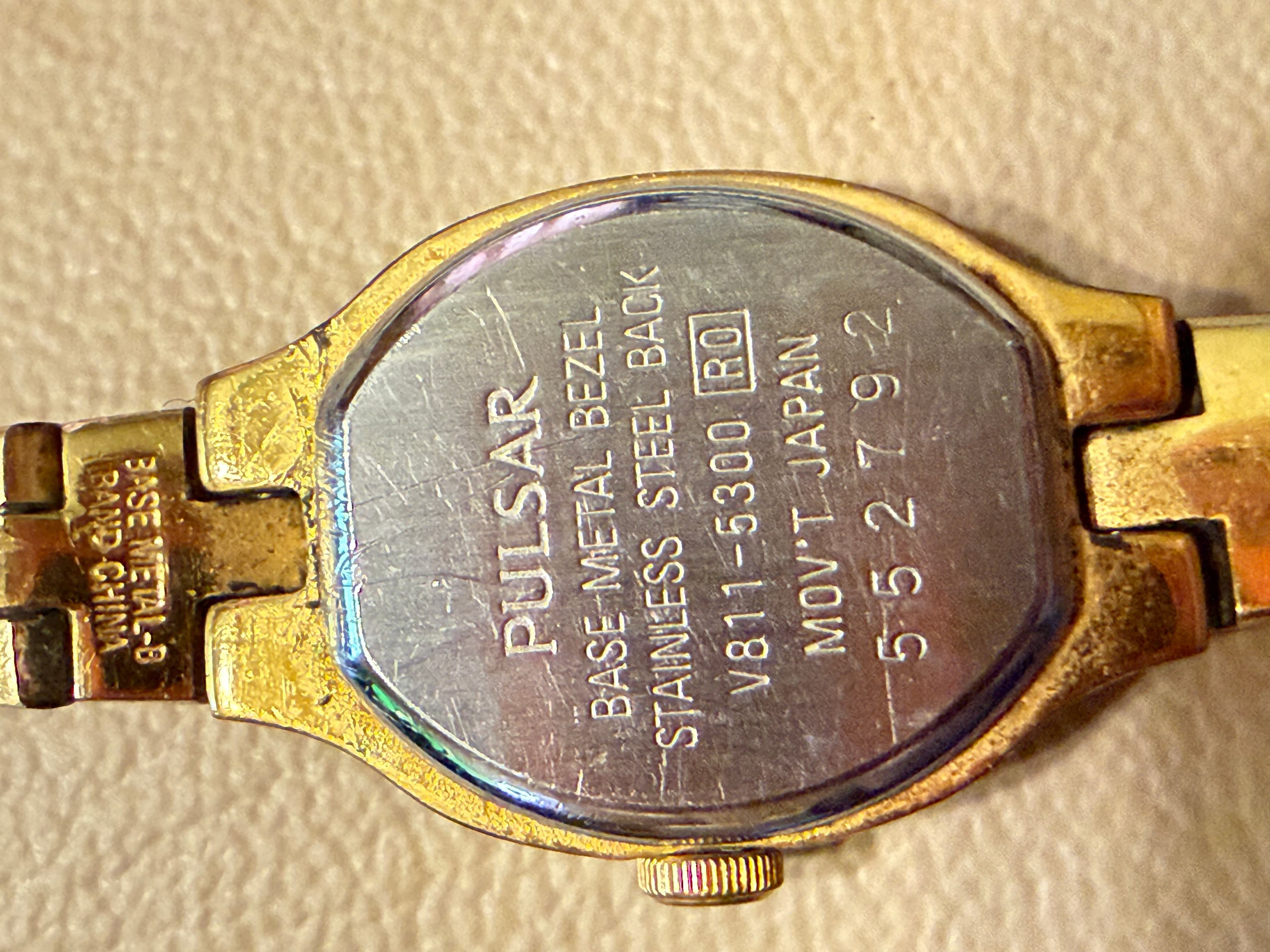 Pulsar Women's Gold-Tone Quartz Watch V811-5300 - Thumbnail 4