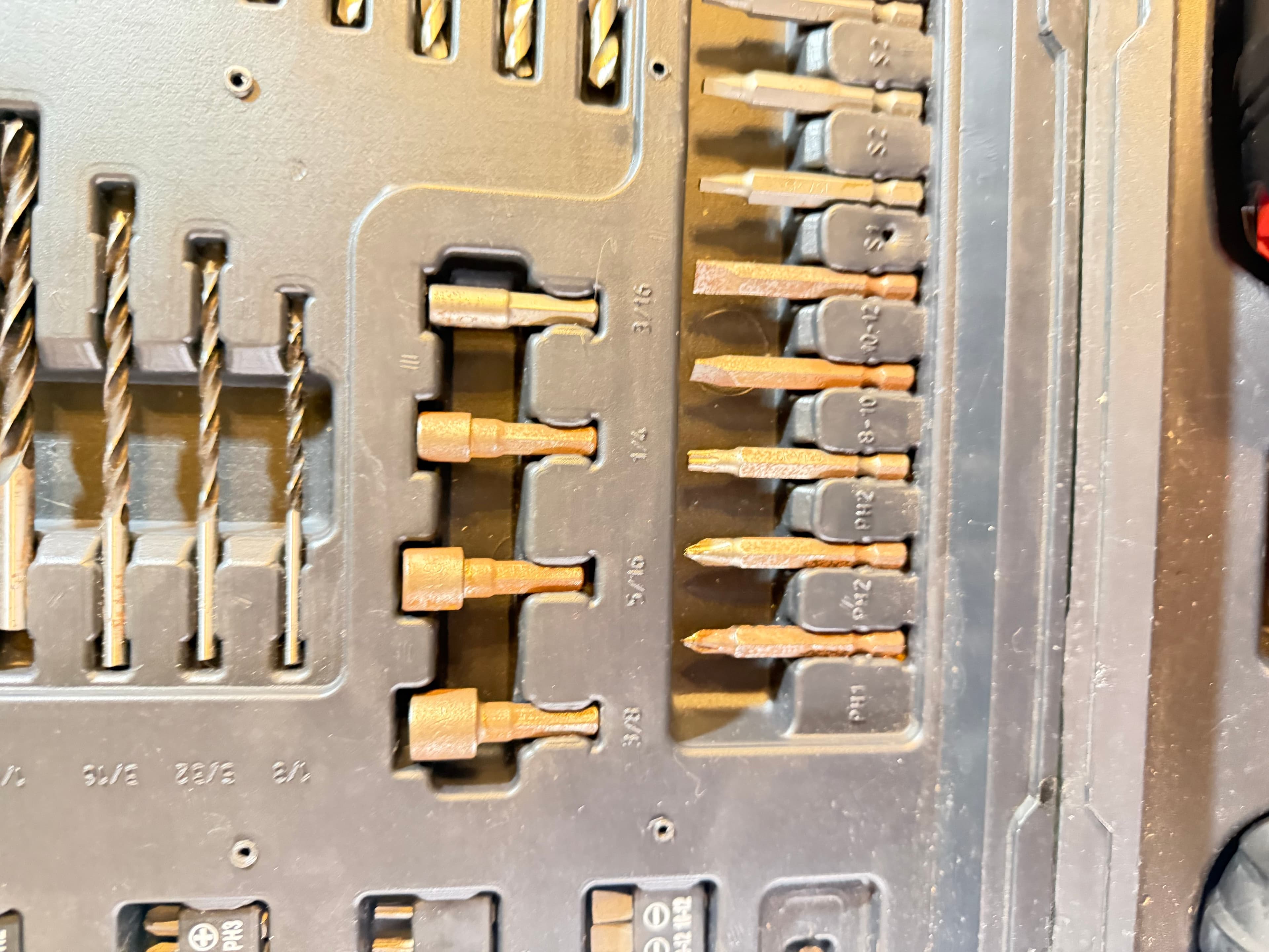 Skil 2860 18V Cordless Drill Driver with Drill Bit Accessory Set in Hard Case - Thumbnail 11