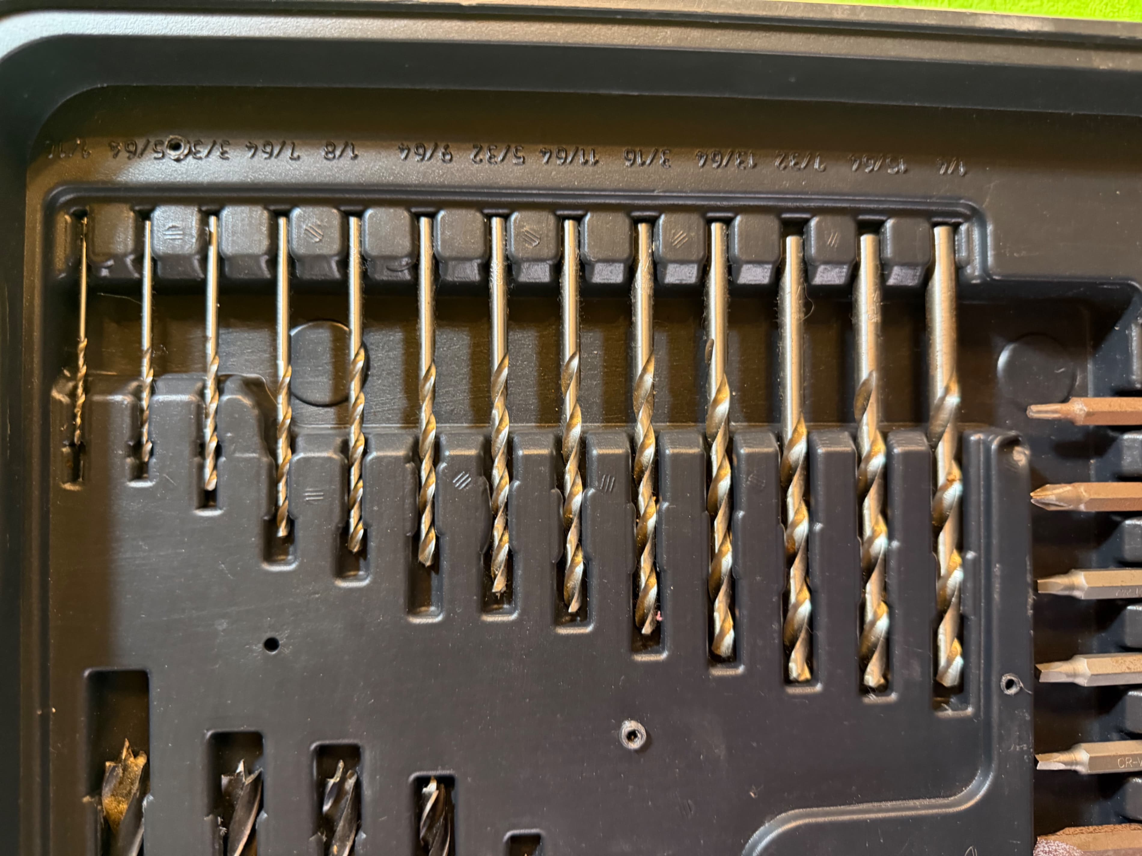 Skil 2860 18V Cordless Drill Driver with Drill Bit Accessory Set in Hard Case - Thumbnail 8