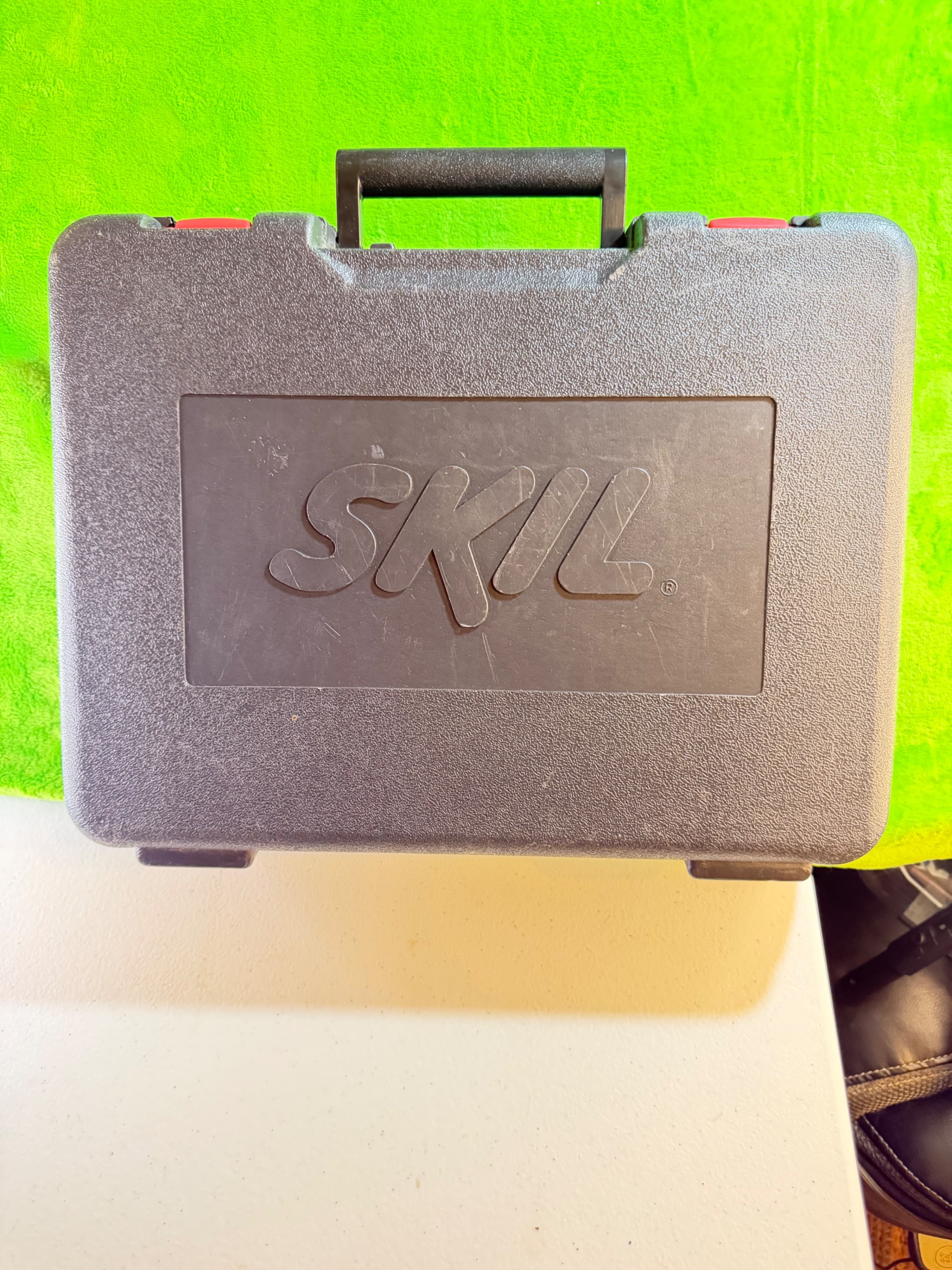 Skil 2860 18V Cordless Drill Driver with Drill Bit Accessory Set in Hard Case - Thumbnail 2