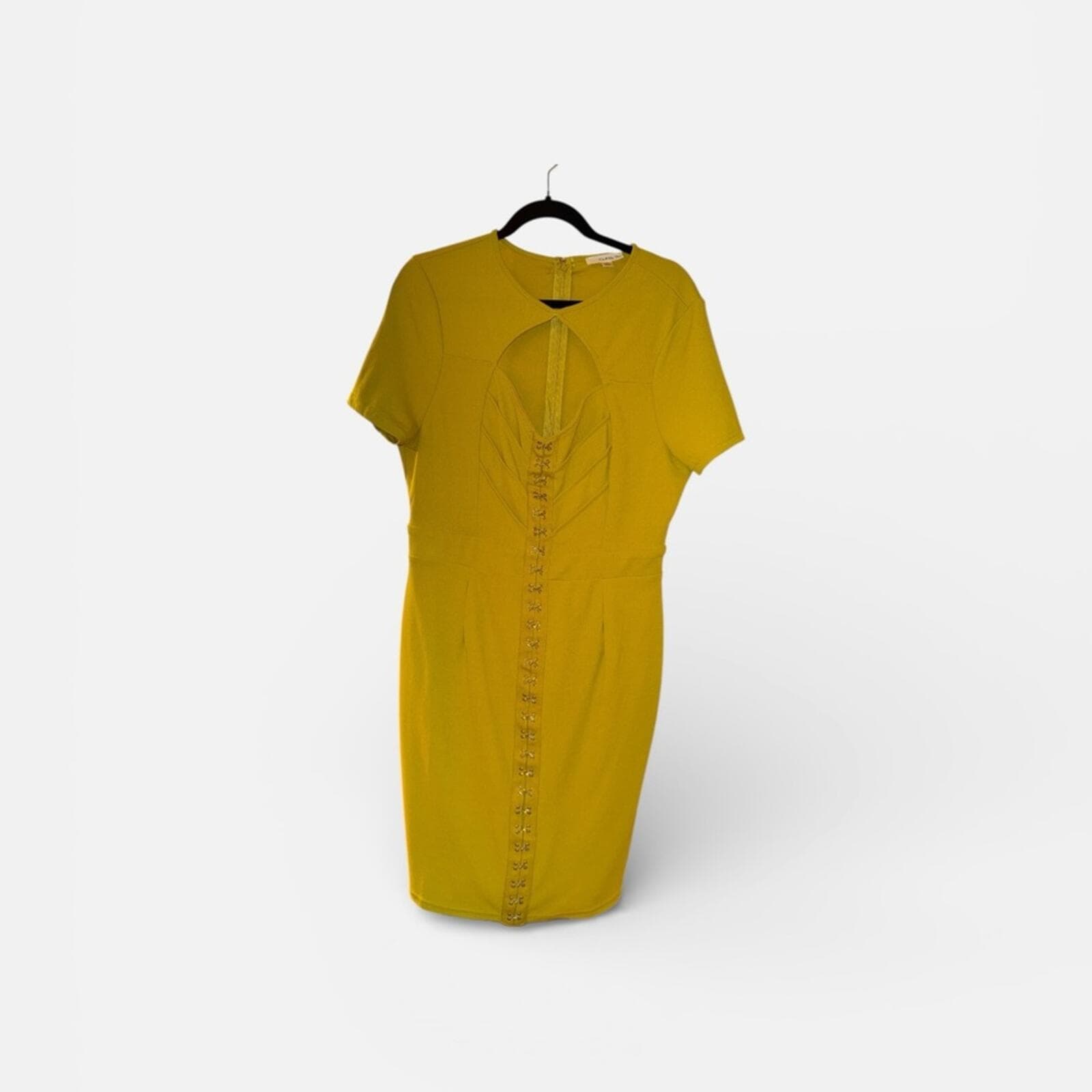 Chic Lime Dress with Button Detail - Thumbnail 2