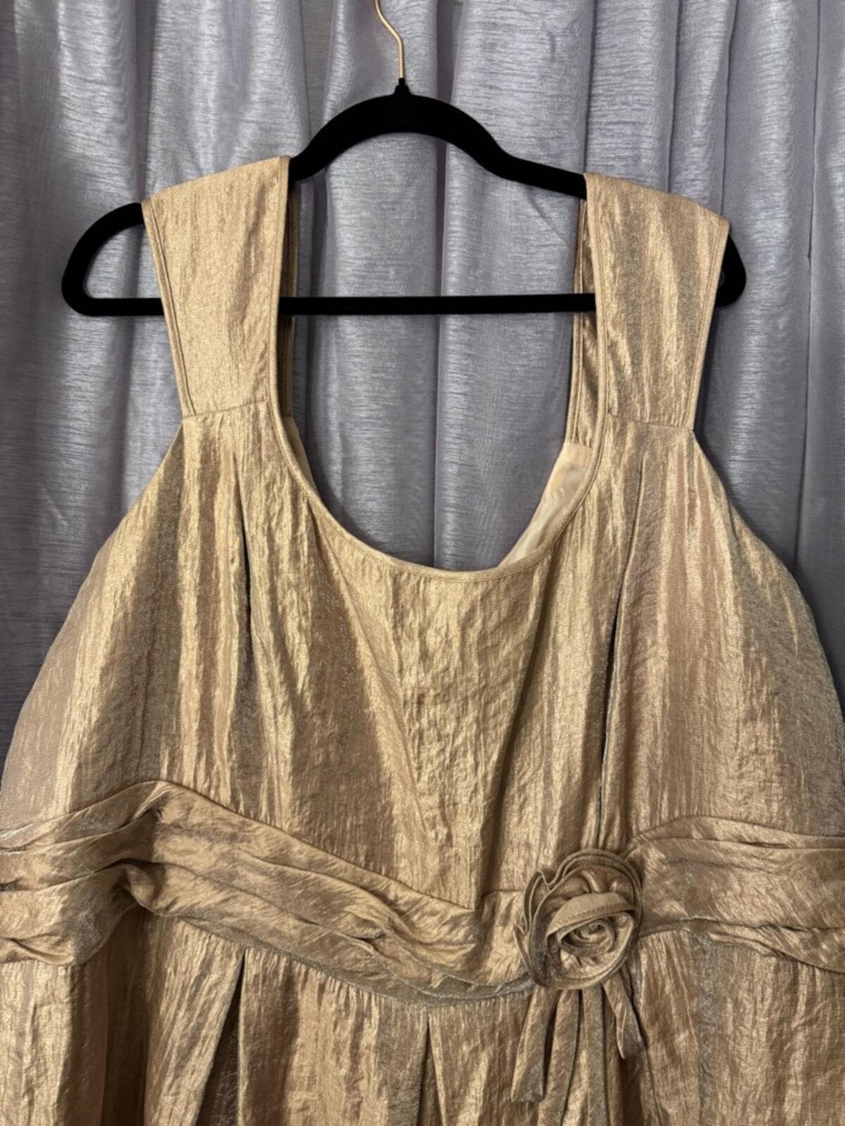 Women's Gold Textured Midi Dress with Rosette Waist - Thumbnail 4