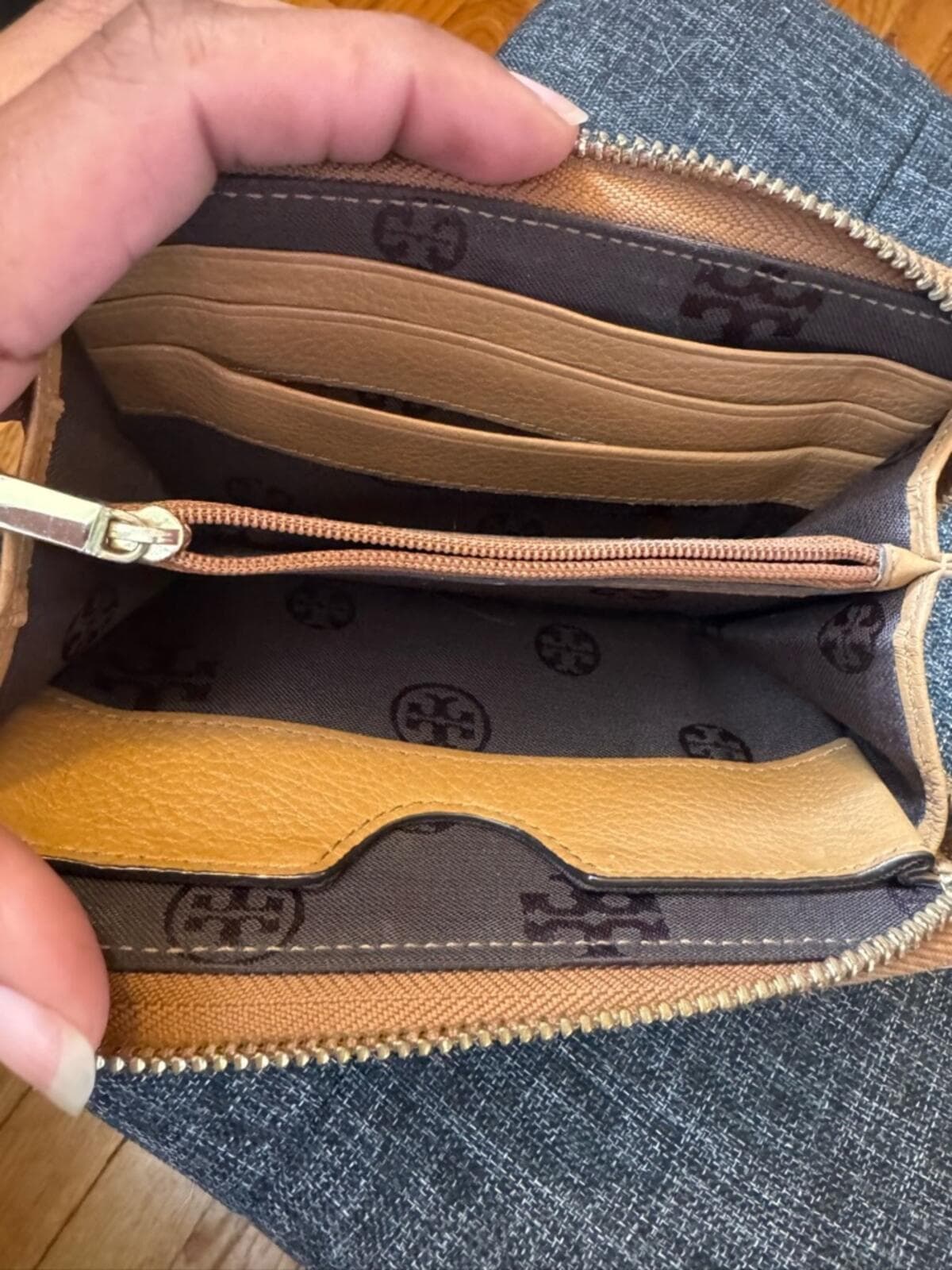 Tory Burch Amanda Continental zip-around wallet - Thumbnail 8