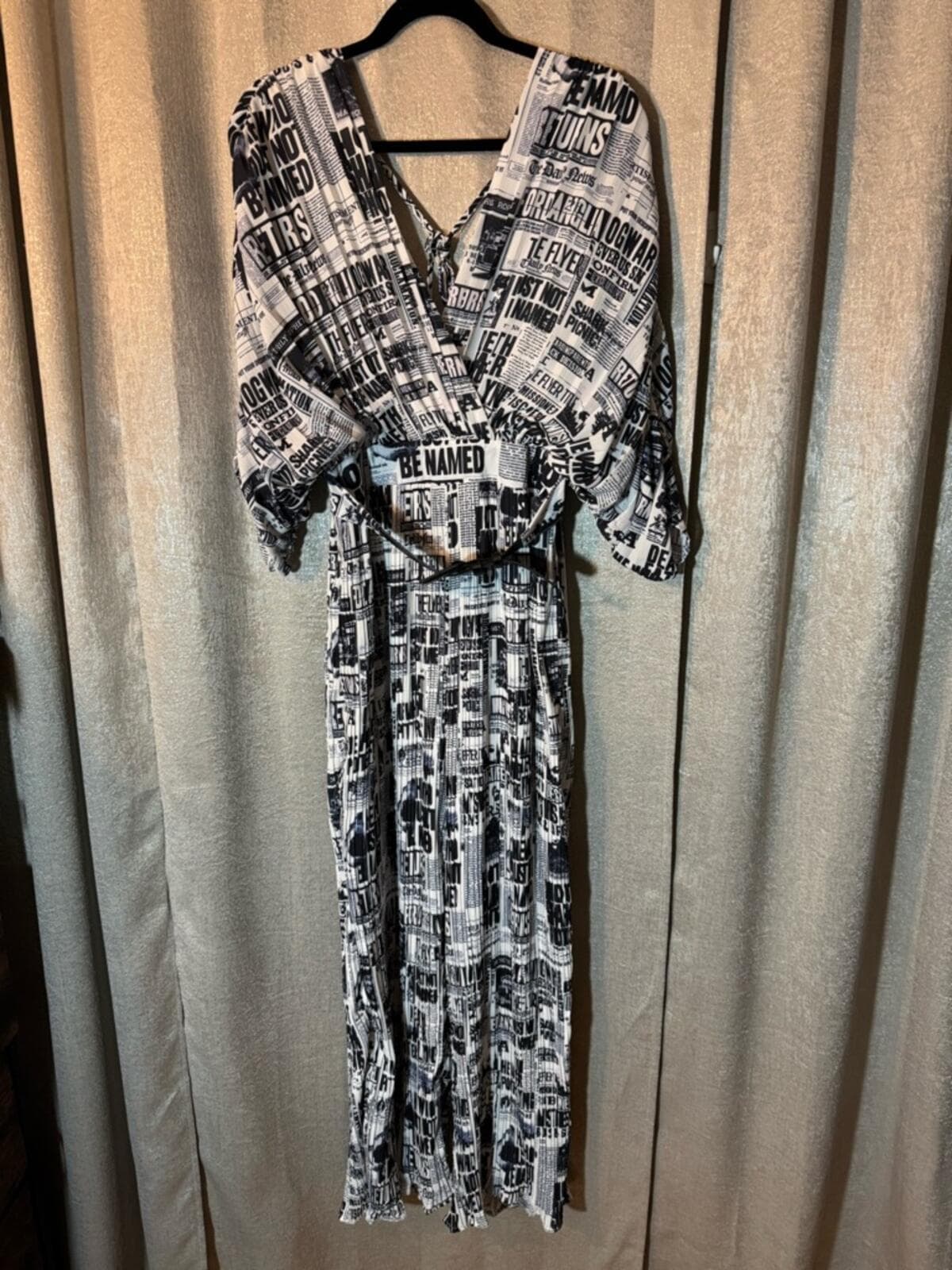 L'ATISTE Black & White Newspaper-Print Wide-Leg Jumpsuit - Thumbnail 2