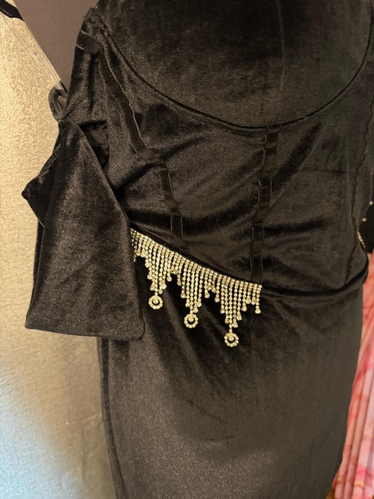 Elegant Black Strapless Velvet Evening Gown with Beaded Accents - Thumbnail 2