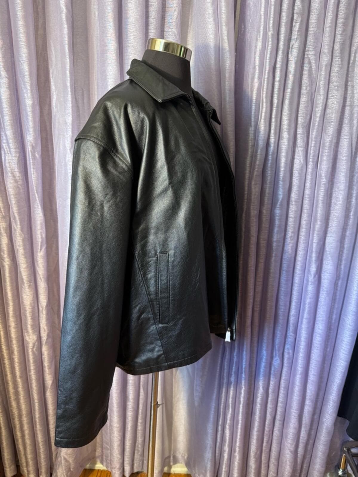 Vintage Black Leather Bomber Jacket - Thumbnail 3