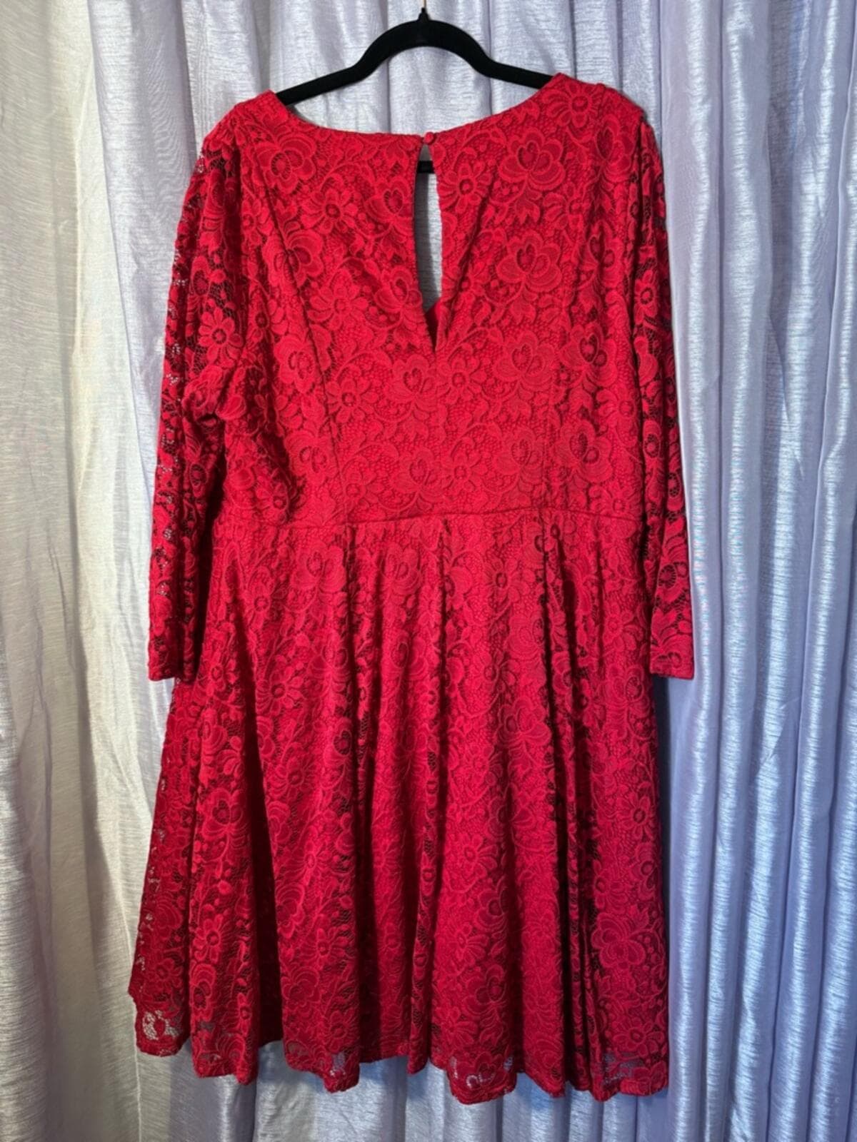 torrid Burgundy Lace V-Neck Midi Dress - Thumbnail 6