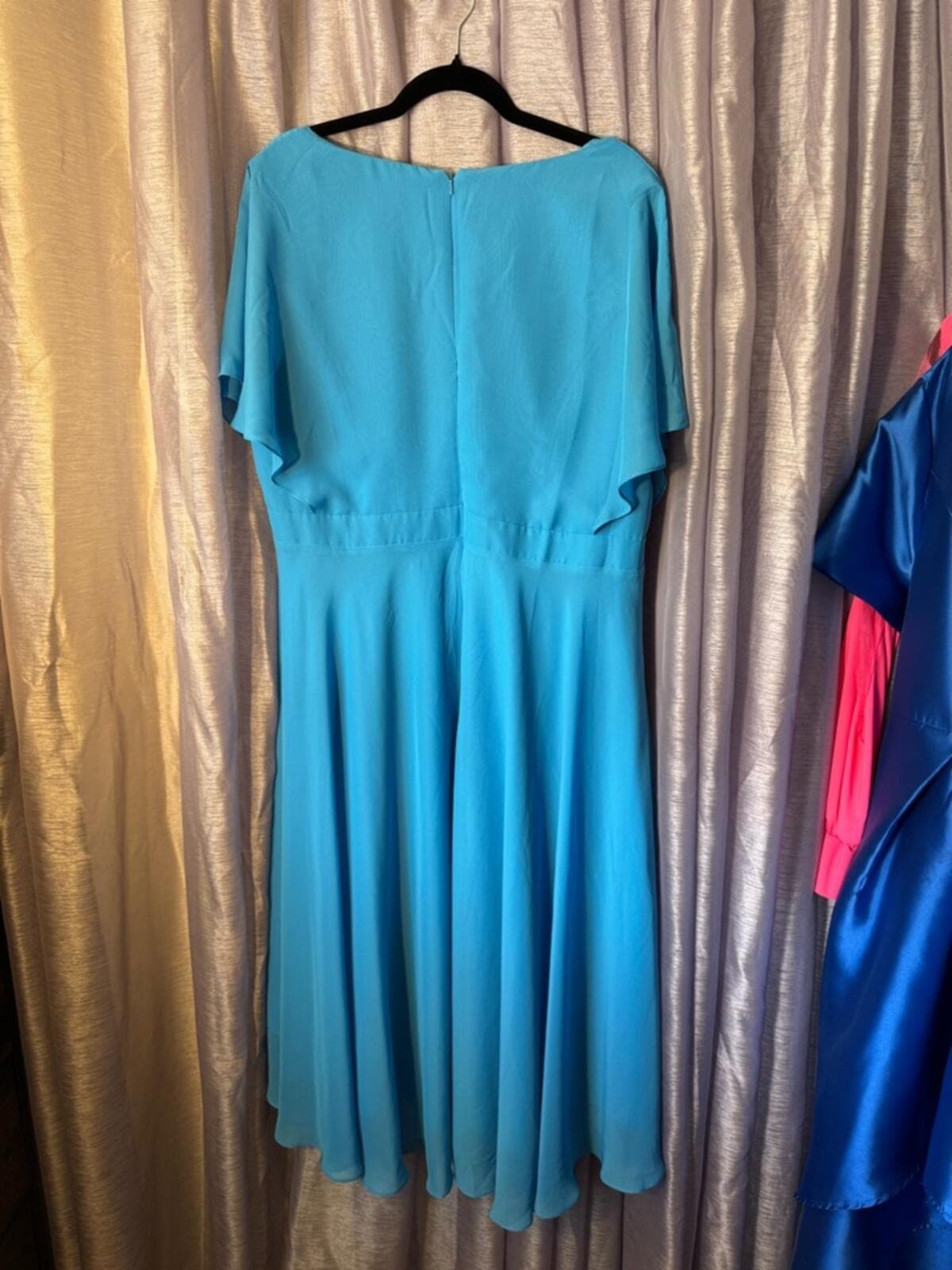 JJs House Teal V-Neck Flutter Sleeve High-Low Midi Dress - Thumbnail 7