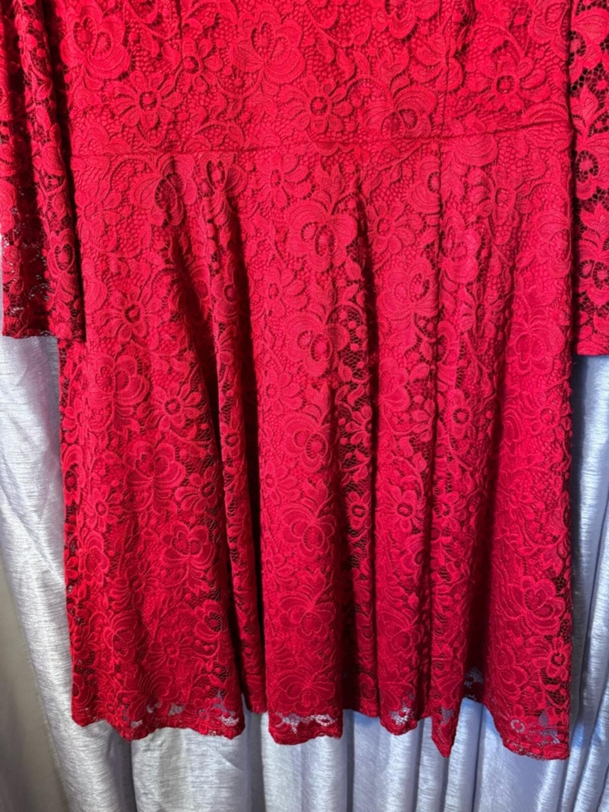 torrid Burgundy Lace V-Neck Midi Dress - Thumbnail 5