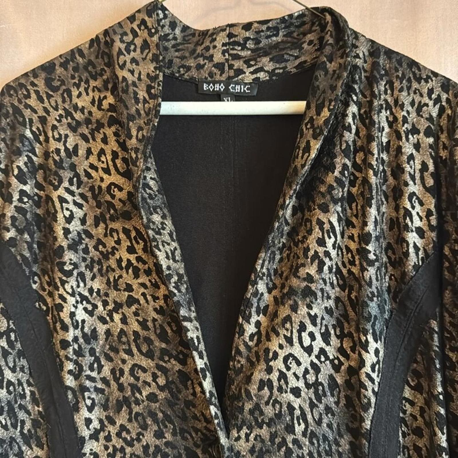 Plus size womens animal print jacket - Thumbnail 3