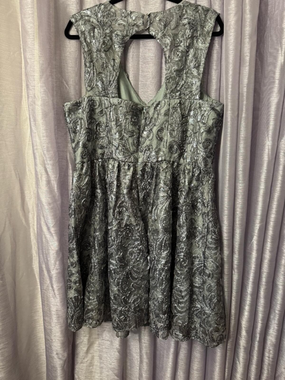 Sleeveless Silver Sequin V-Neck Mini Dress - Thumbnail 6