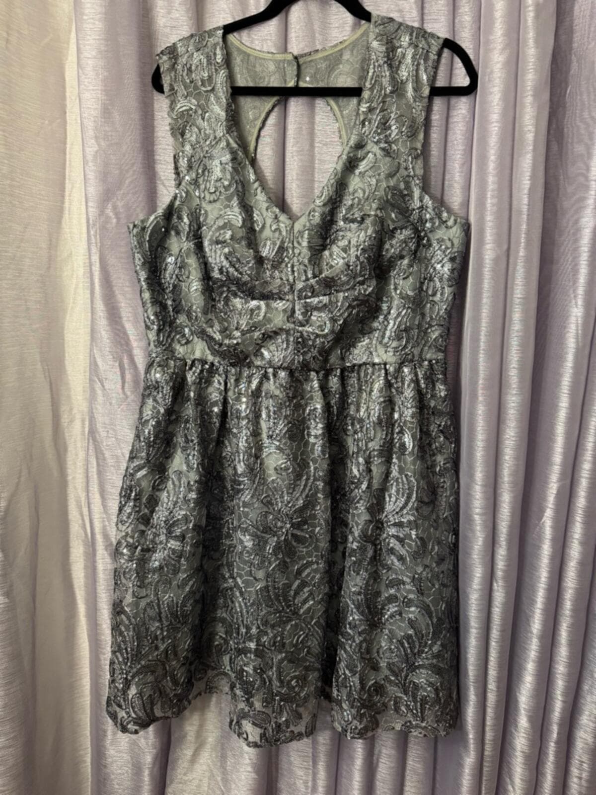 Sleeveless Silver Sequin V-Neck Mini Dress - Thumbnail 2