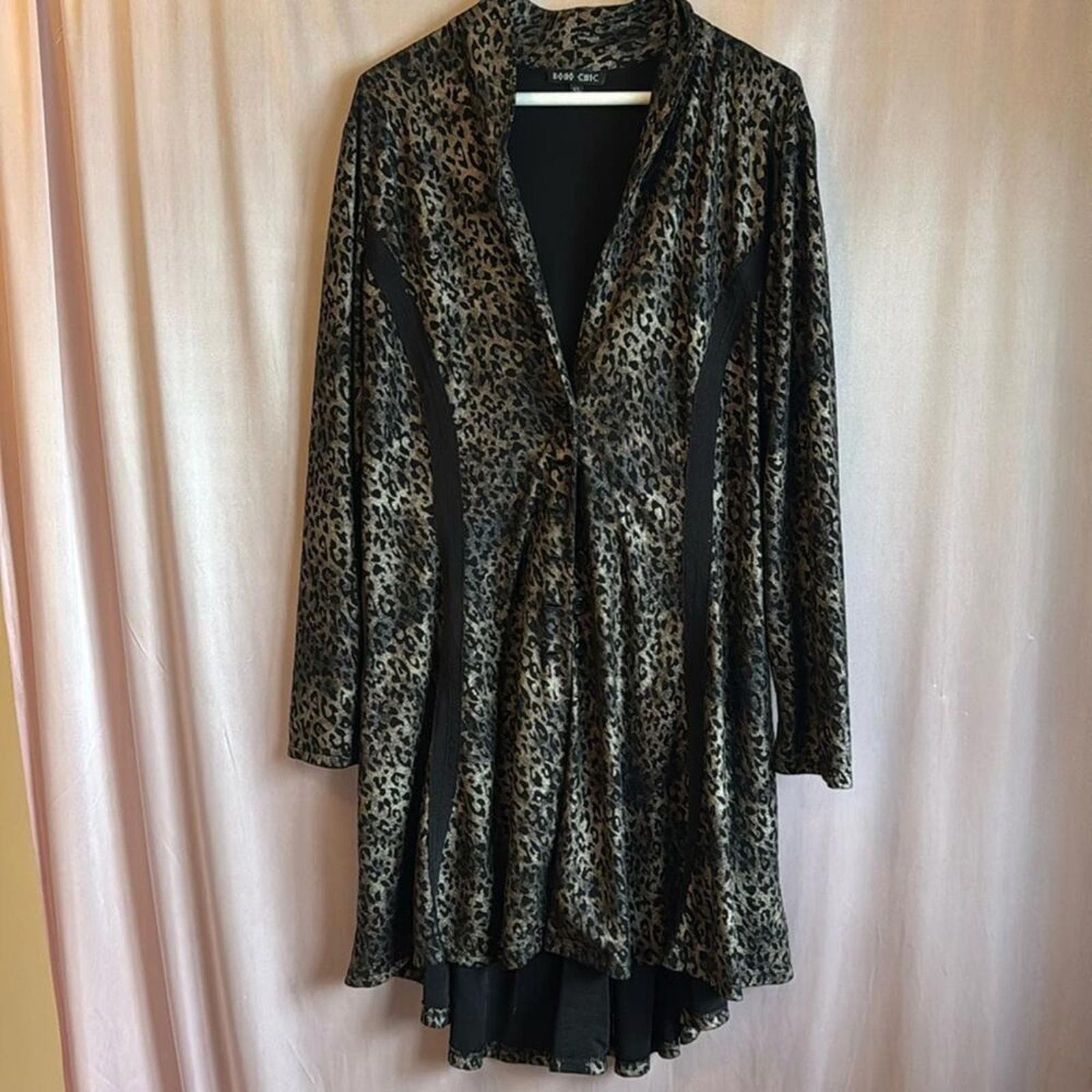 Plus size womens animal print jacket - Thumbnail 2