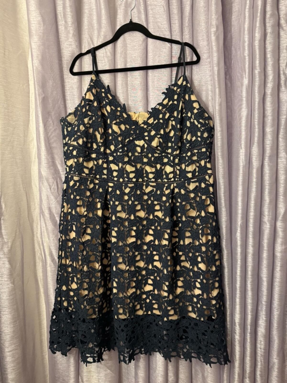 City Chic Navy Lace Midi Dress with Nude Lining - Thumbnail 2