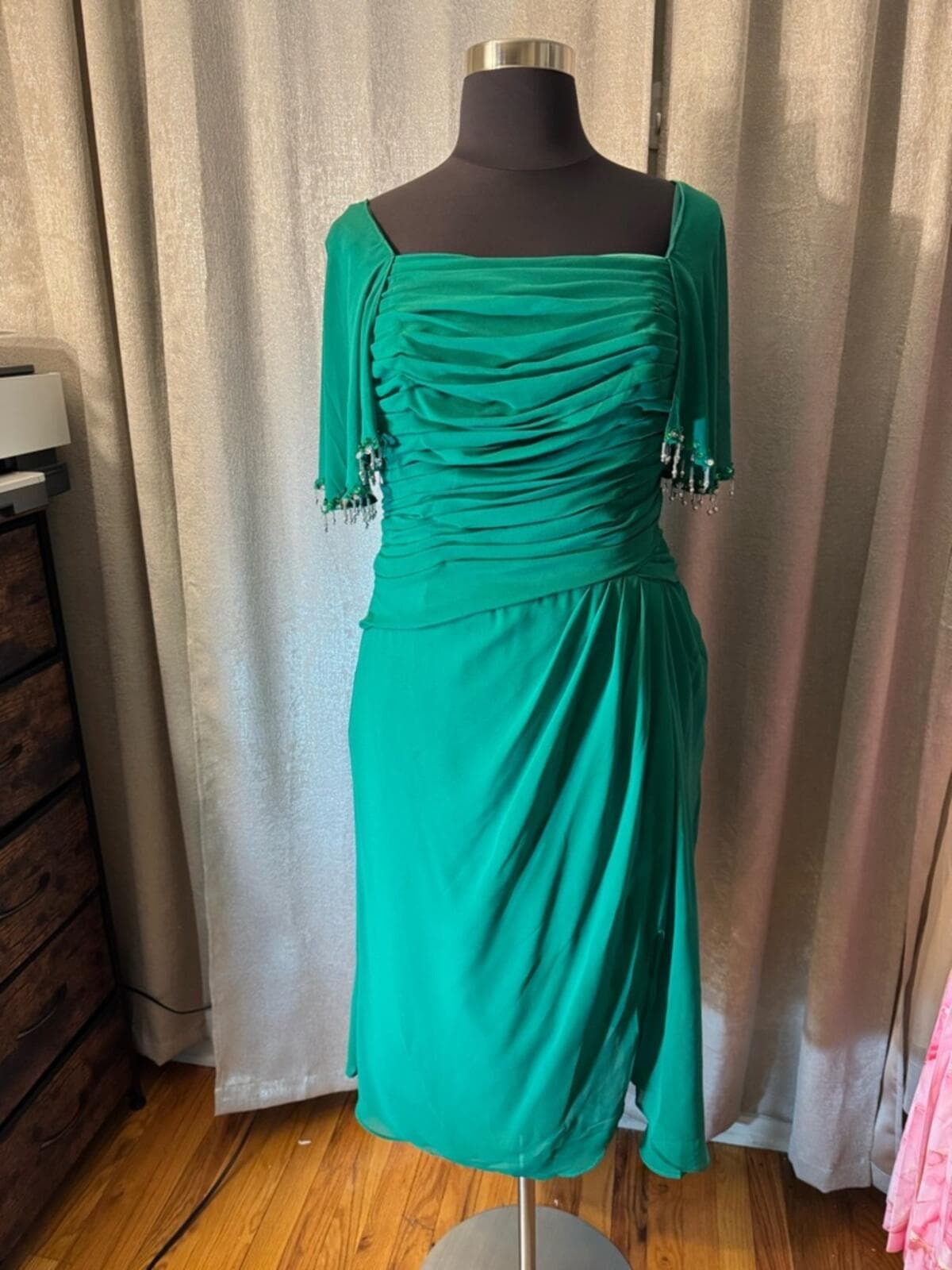 Embellished Sleeve Ruched Midi Dress in Emerald Green - Thumbnail 2