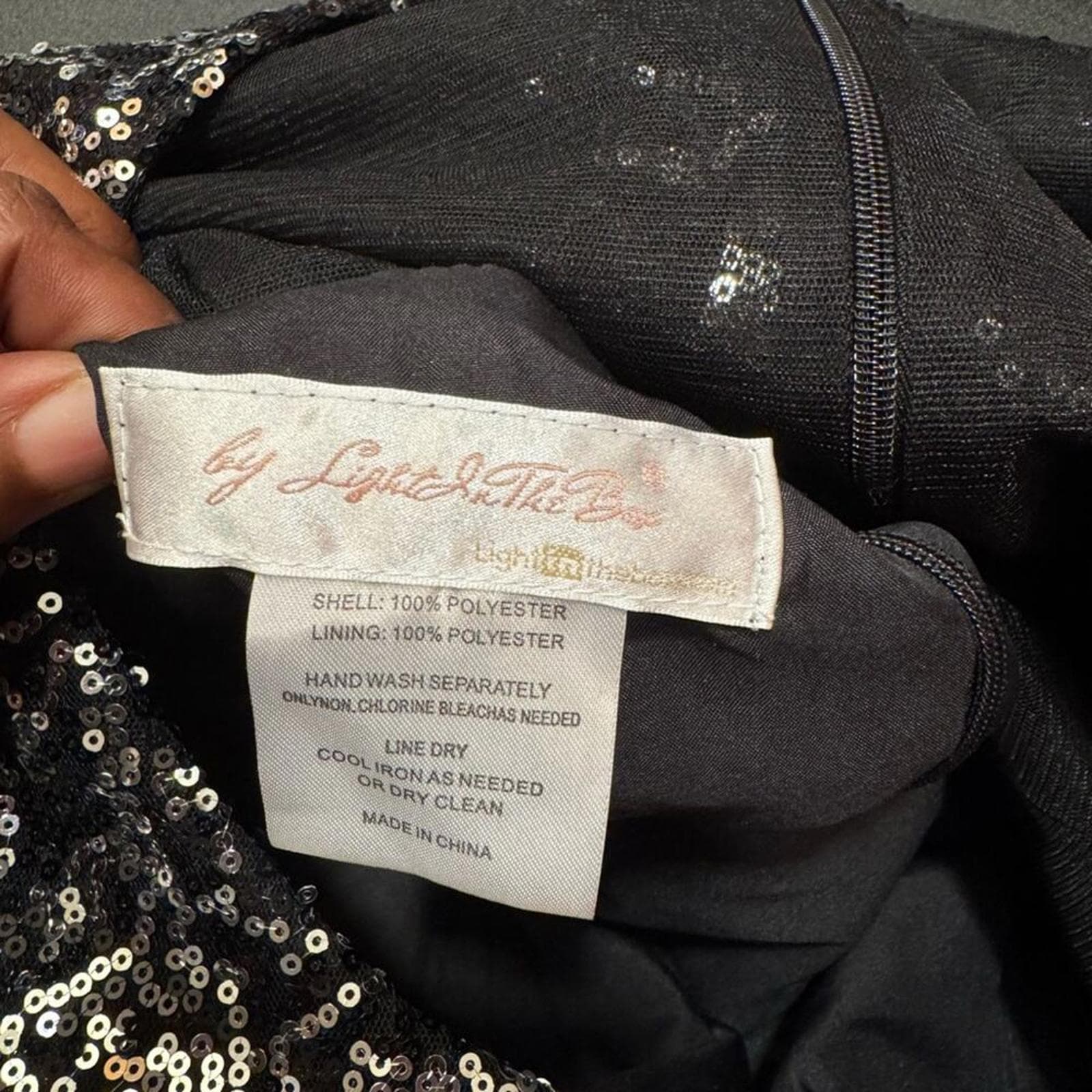 Chic Black Maxi Dress with Lace Detail - Thumbnail 4