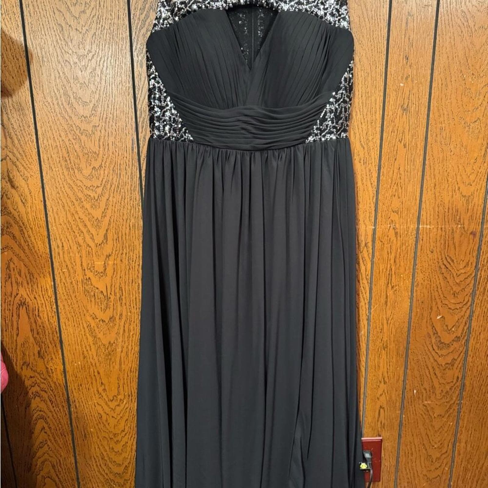 Chic Black Maxi Dress with Lace Detail - Thumbnail 2