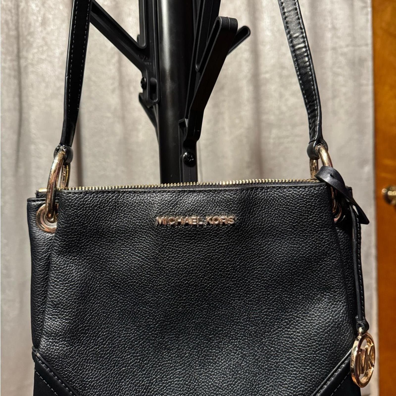 Michael Kors Nicole Triple Compartments Crossbody Bag - Thumbnail 2