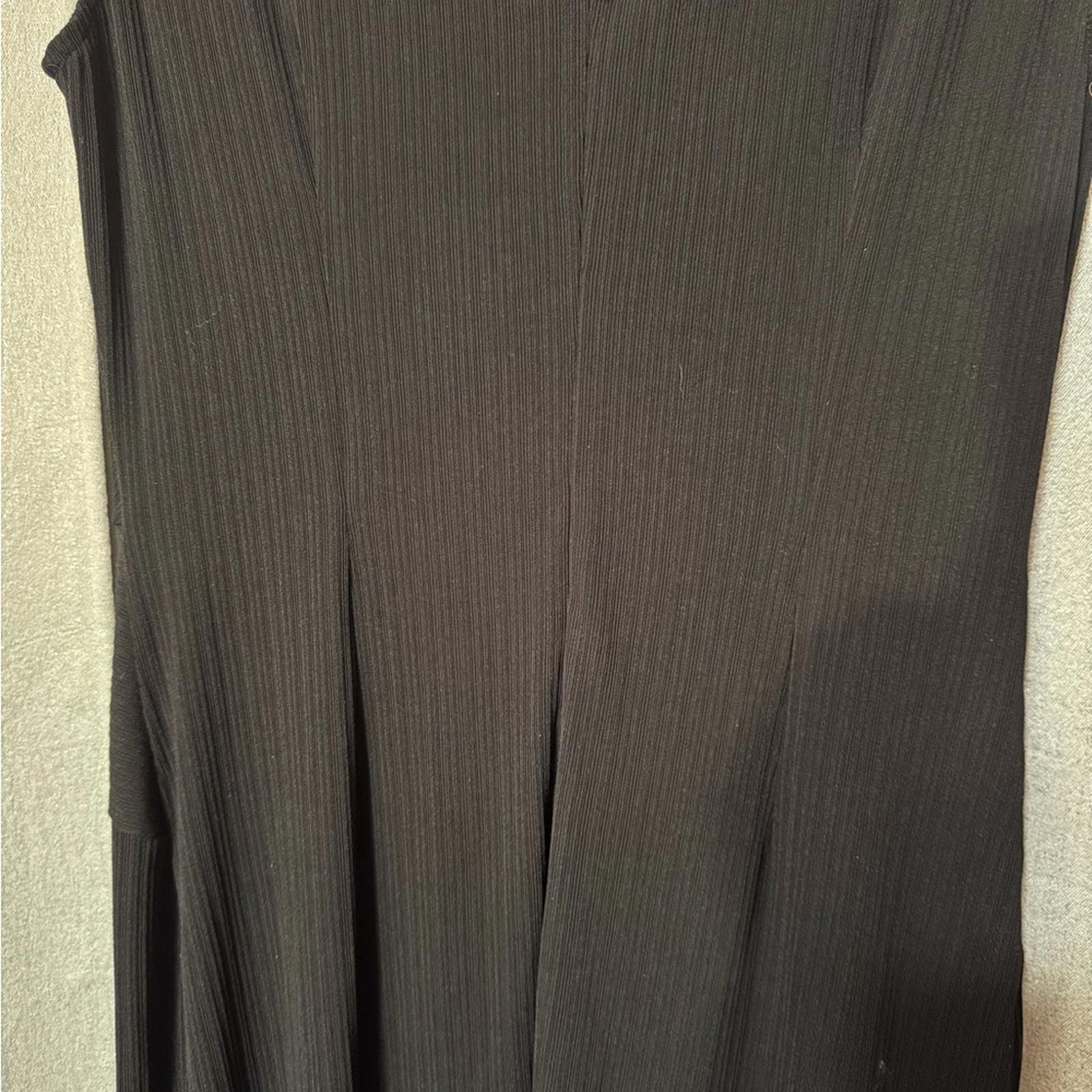 Chic Black Midi Dress - Thumbnail 2