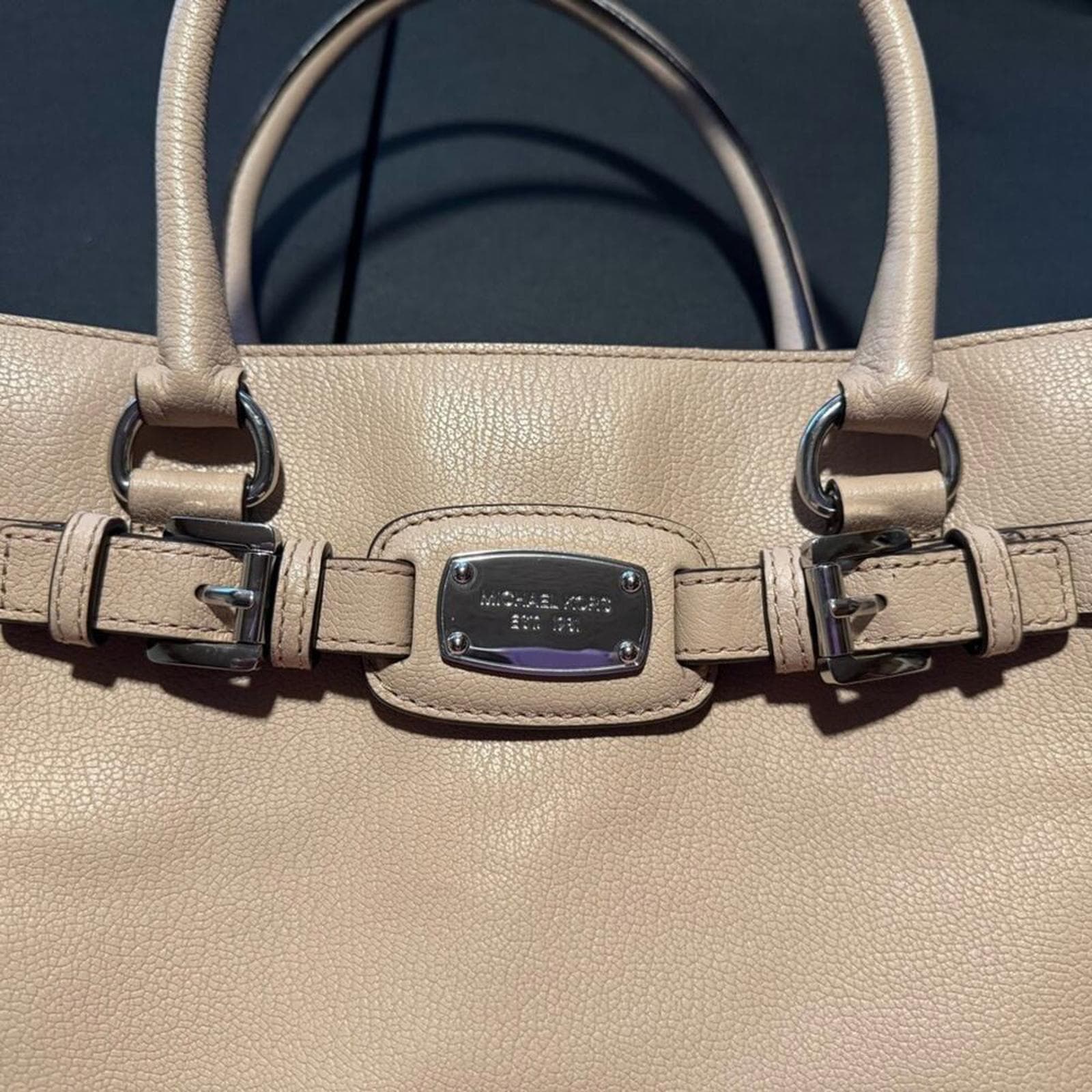 Michael Kors Hamilton leather satchel in Bisque - Thumbnail 5