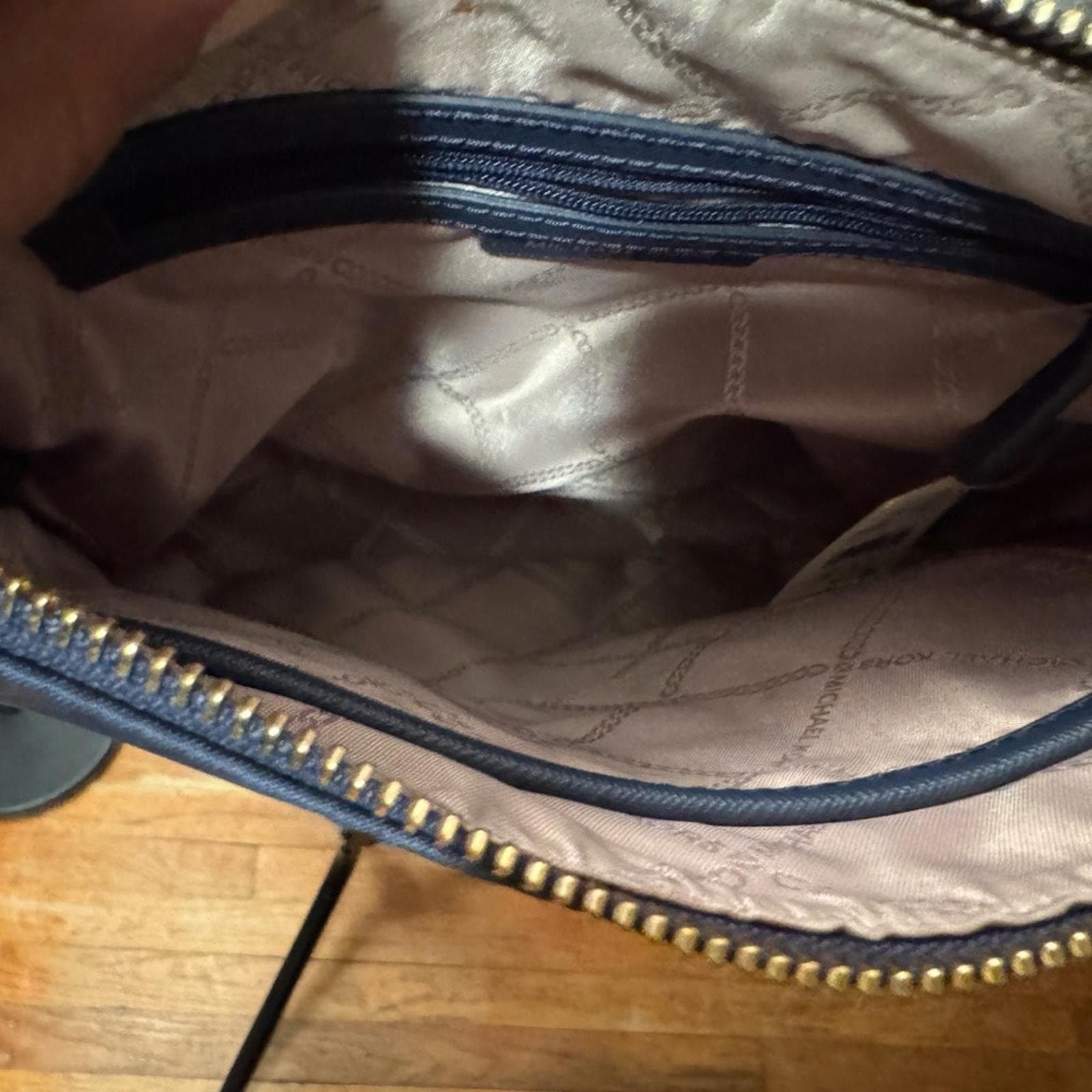 MICHAEL Michael Kors Jet Set Charm North South Crossbody - Thumbnail 4