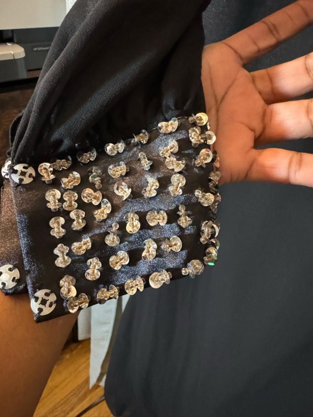 Elegant Black Evening Gown with Embellished Waist and Cuffs - Thumbnail 6