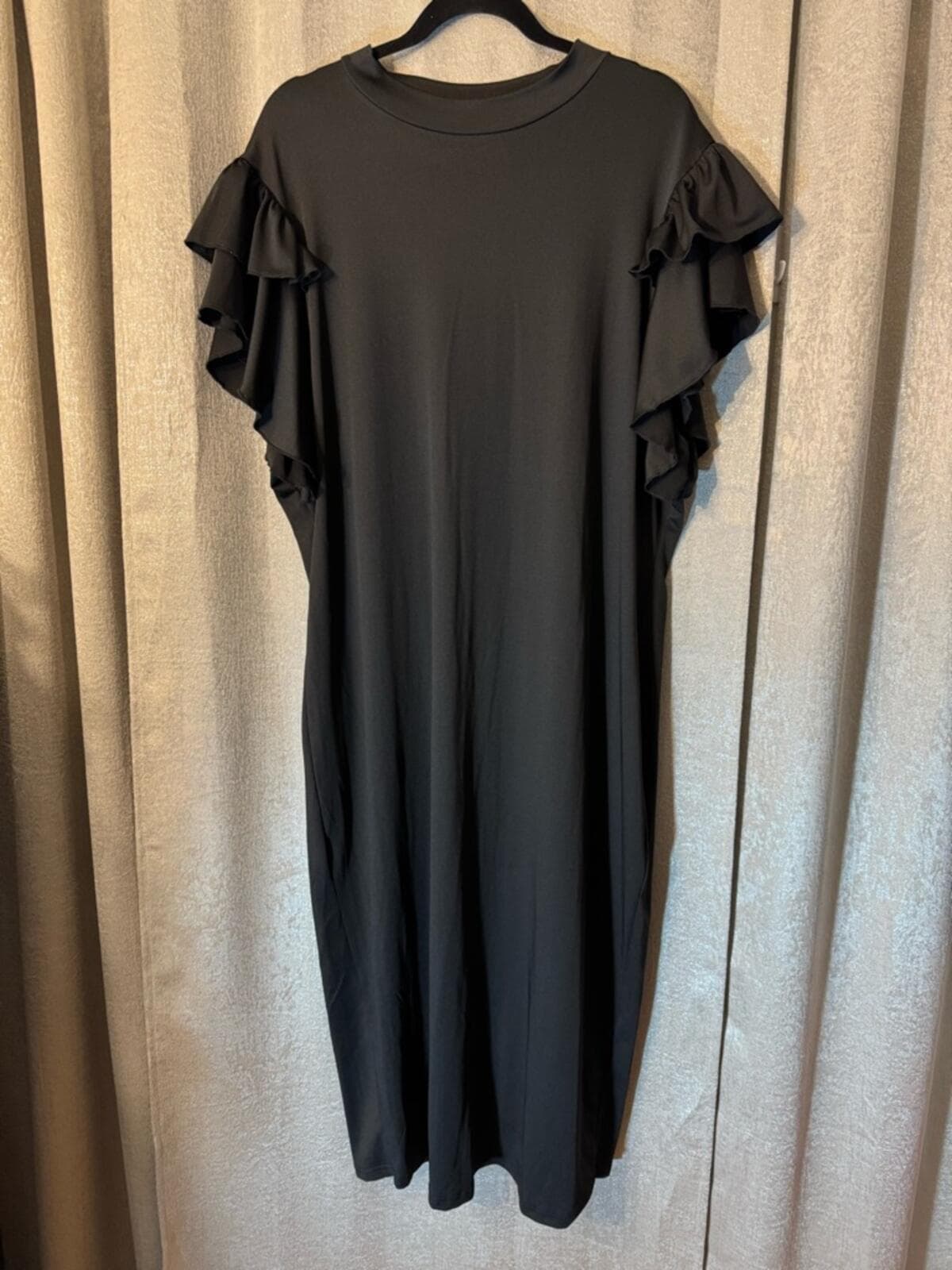 Plus-Size Black Ruffle Sleeve Midi Dress - Thumbnail 2