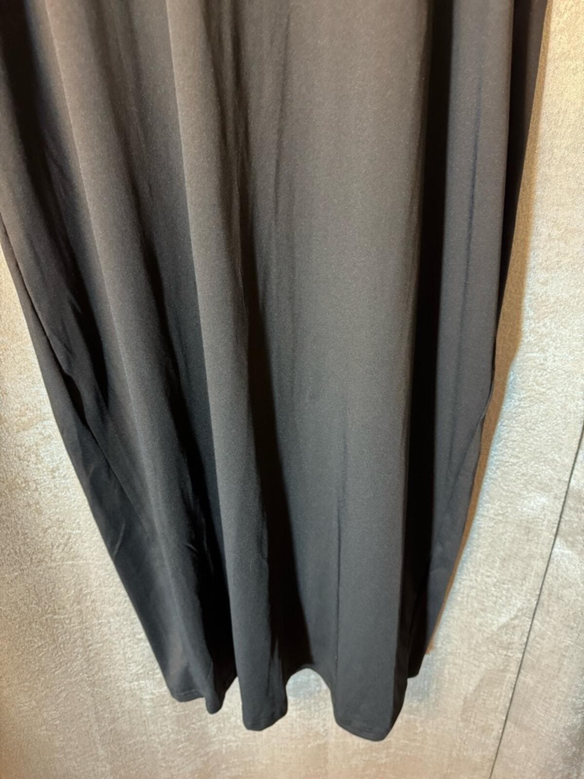 Plus-Size Black Ruffle Sleeve Midi Dress - Thumbnail 4