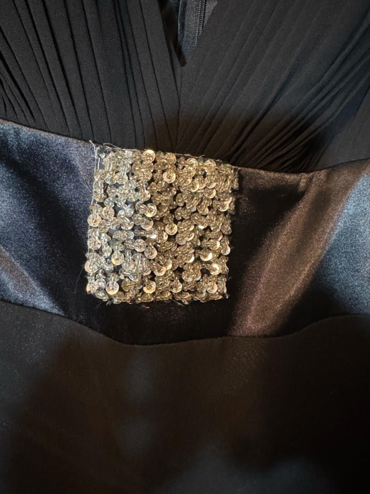 Elegant Black Evening Gown with Embellished Waist and Cuffs - Thumbnail 7