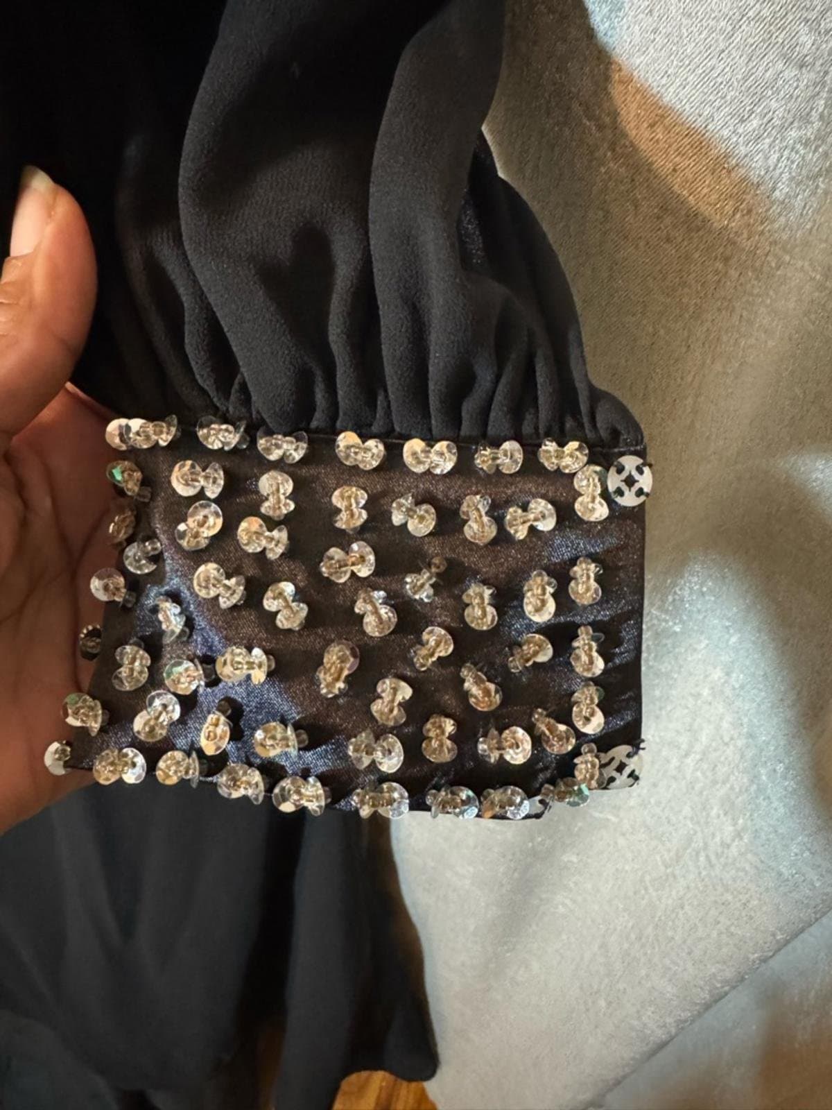 Elegant Black Evening Gown with Embellished Waist and Cuffs - Thumbnail 8