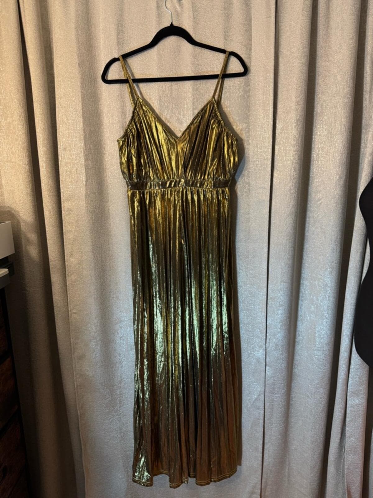 Gold Metallic Pleated Spaghetti-Strap Jumpsuit - Thumbnail 2