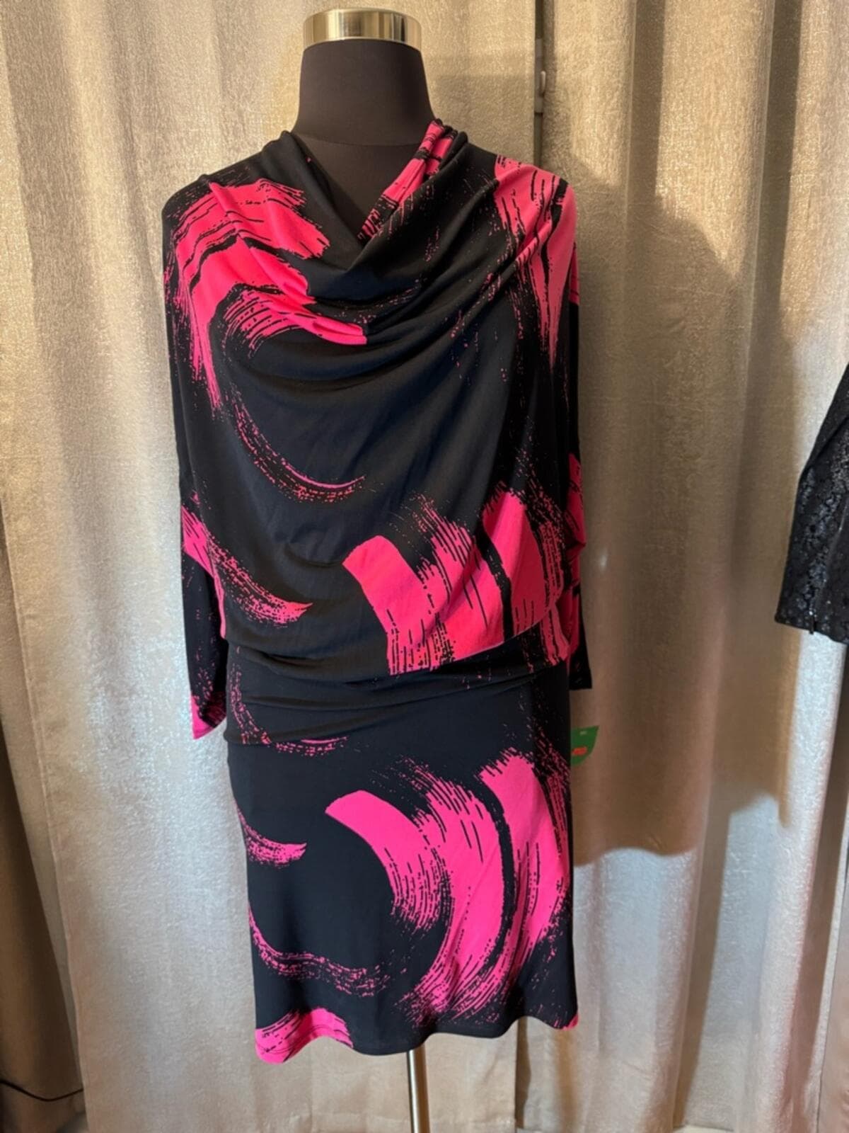 Cowl-Neck Black Mini Dress with Fuchsia Brushstroke Print - Thumbnail 2