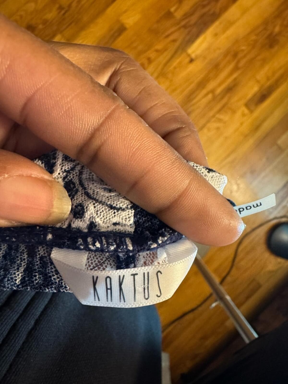 Kaktus Navy and White Floral Cold-Shoulder Top - Thumbnail 3