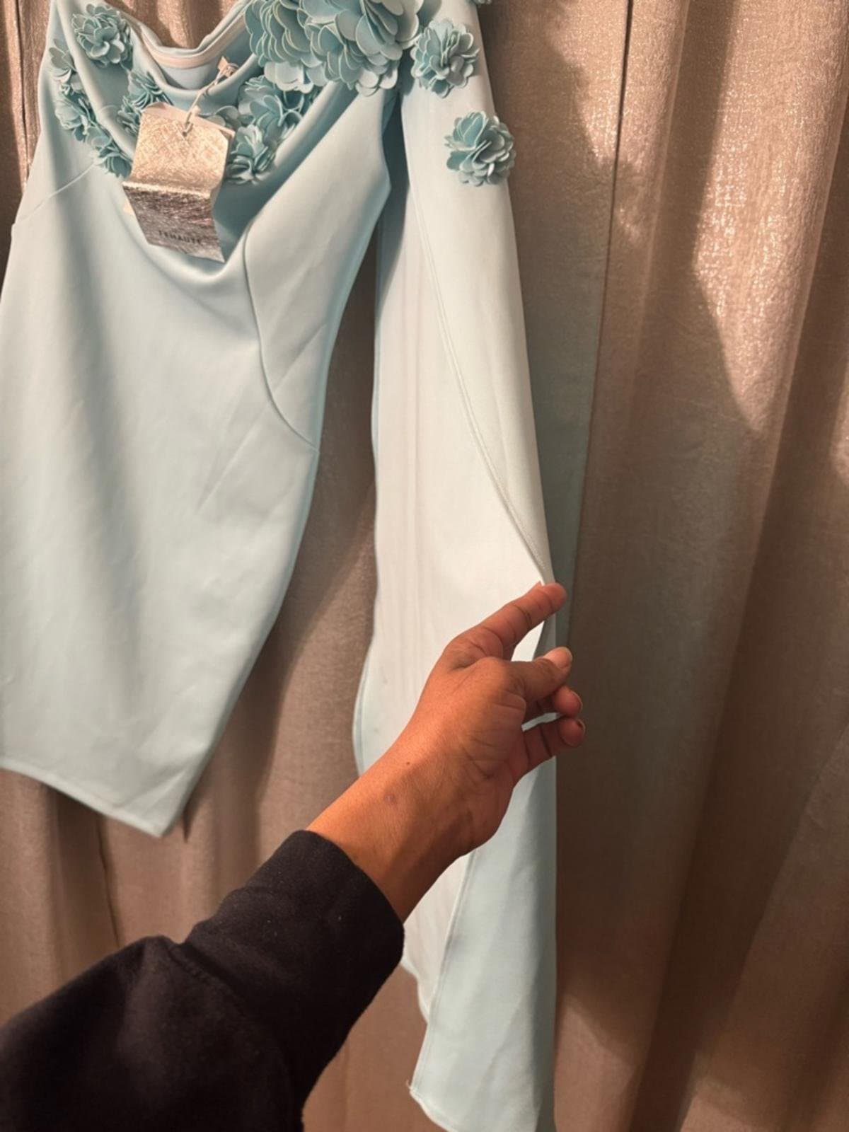 One-Shoulder Floral Appliqué Cocktail Dress in Light Blue - Thumbnail 5