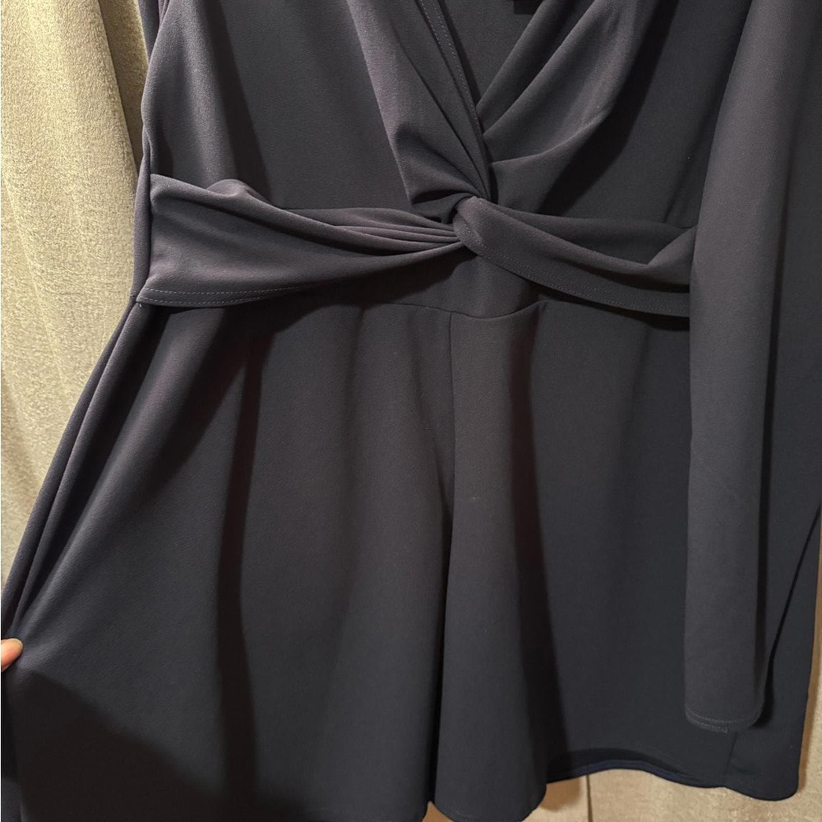 Boohoo Navy Twist-Front Long Sleeve Romper - Thumbnail 6