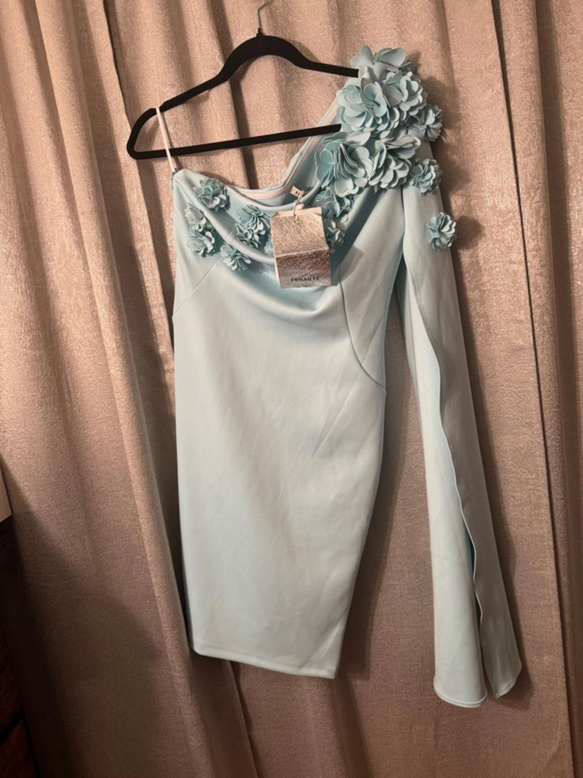 One-Shoulder Floral Appliqué Cocktail Dress in Light Blue - Thumbnail 2