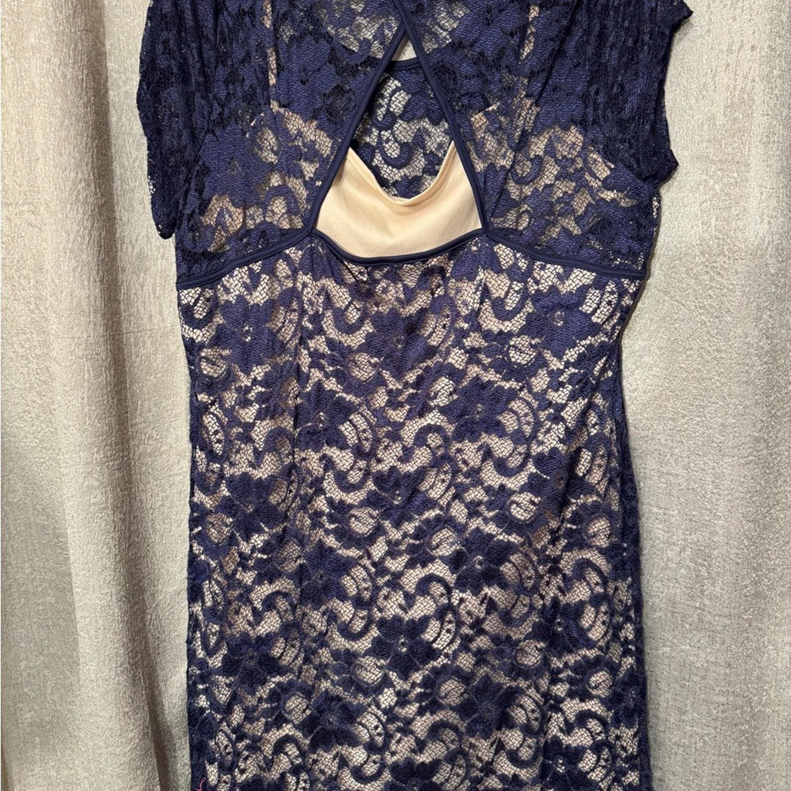 Almost Famous Navy and Beige Lace Midi Dress - Thumbnail 3