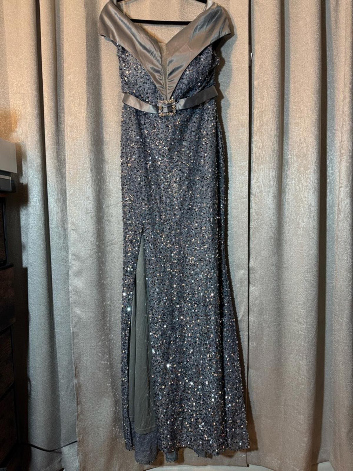 Off-Shoulder Sparkling Evening Gown in Silver - Thumbnail 2