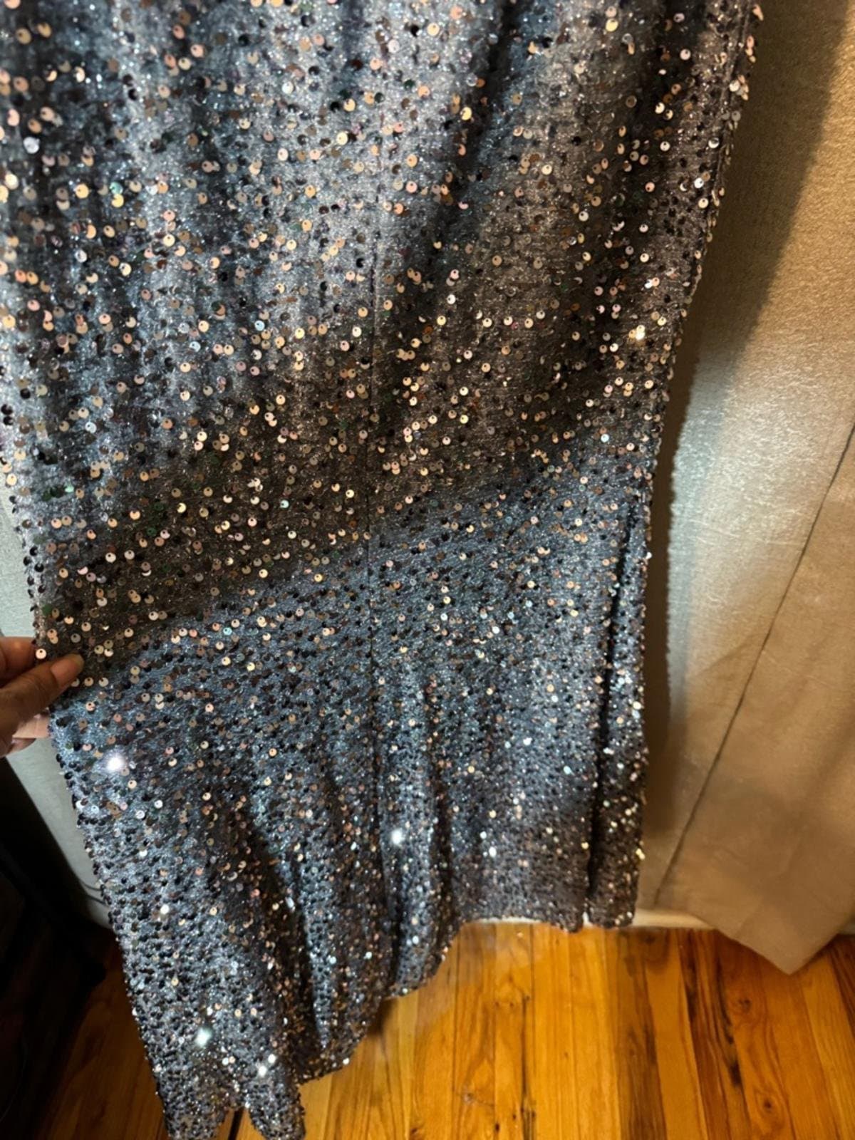 Off-Shoulder Sparkling Evening Gown in Silver - Thumbnail 9