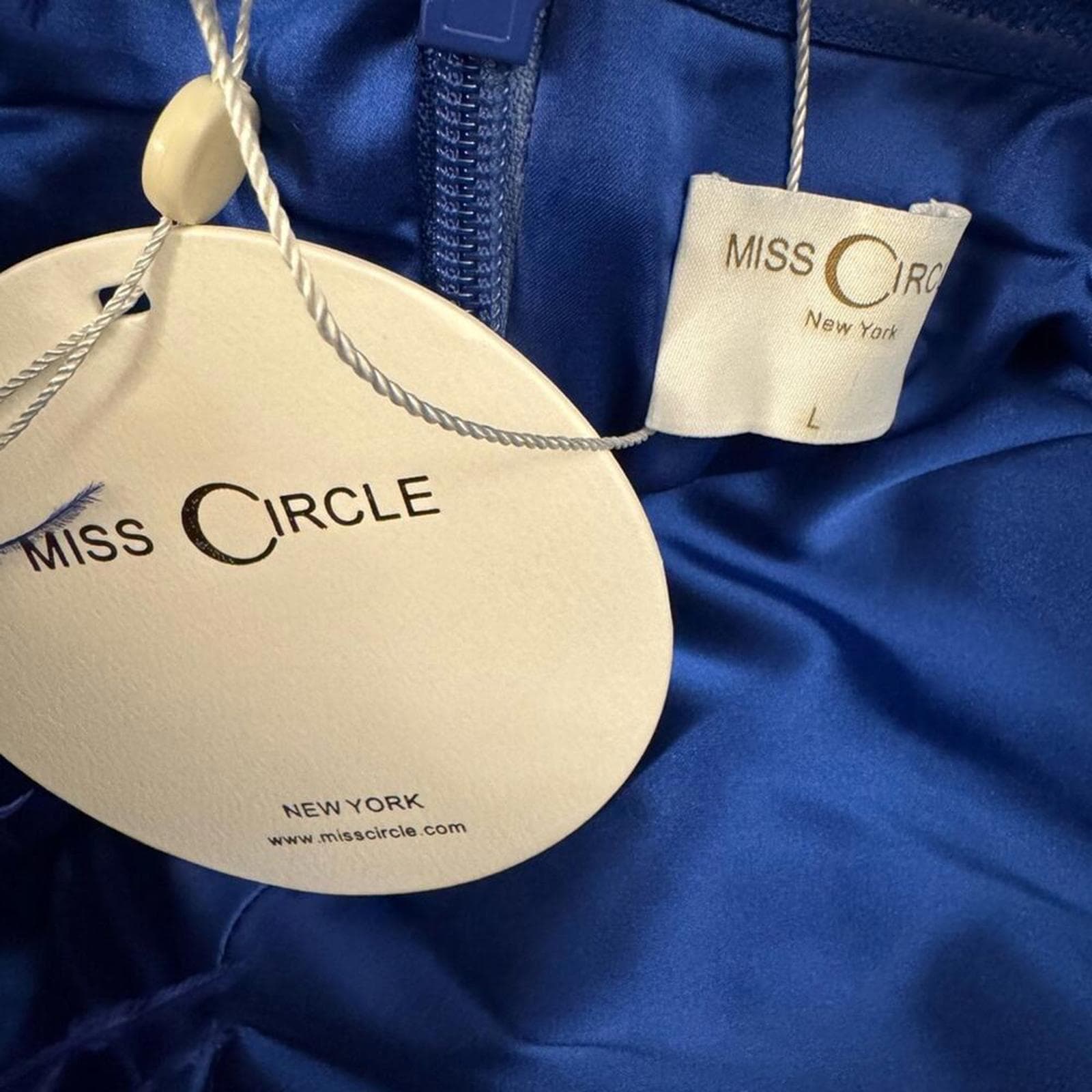 Elegant Strapless Blue Dress with Feather Trim - Thumbnail 4