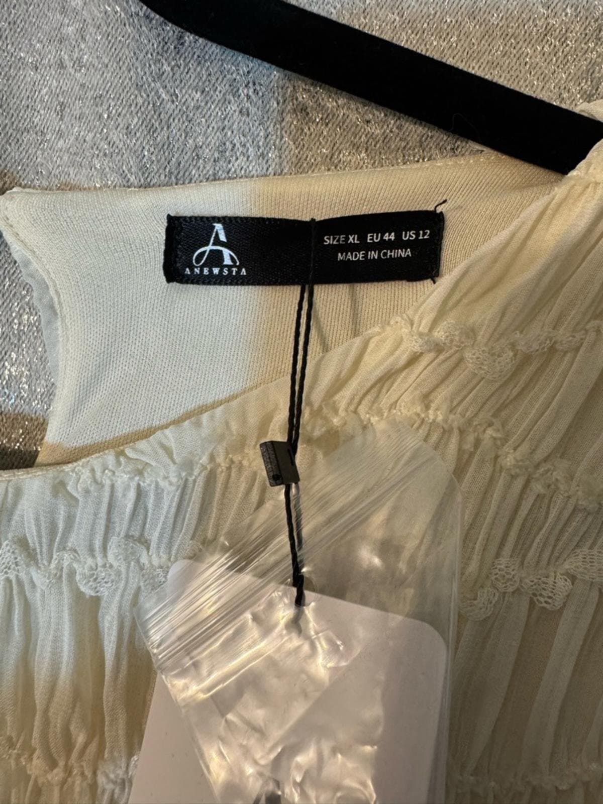 Elegant Sleeveless Cream Maxi Dress with Lace Bodice - Thumbnail 3