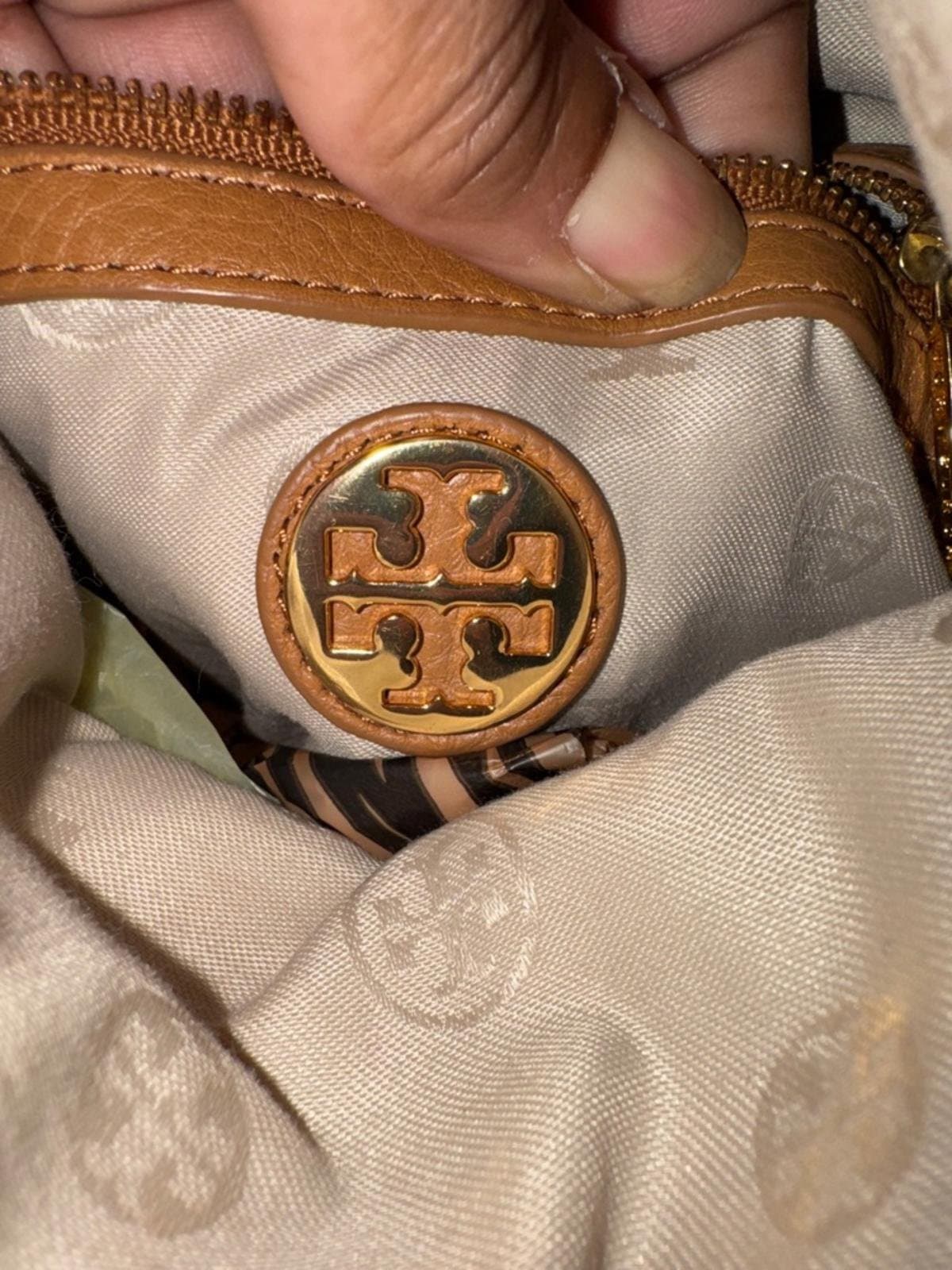Tory Burch Amanda tan leather fold-over crossbody satchel - Thumbnail 2