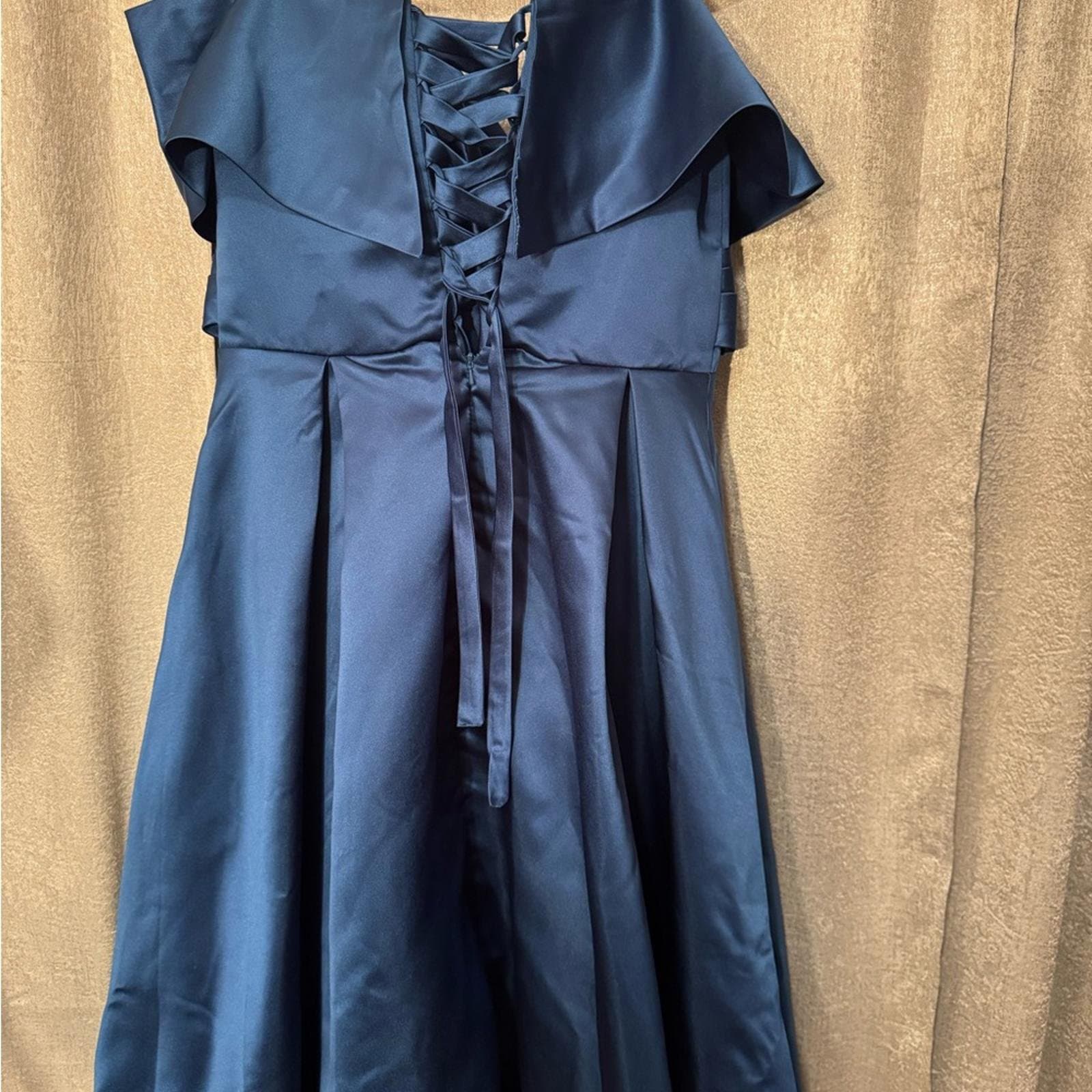 Chic Navy Off-Shoulder Midi Dress - Thumbnail 3