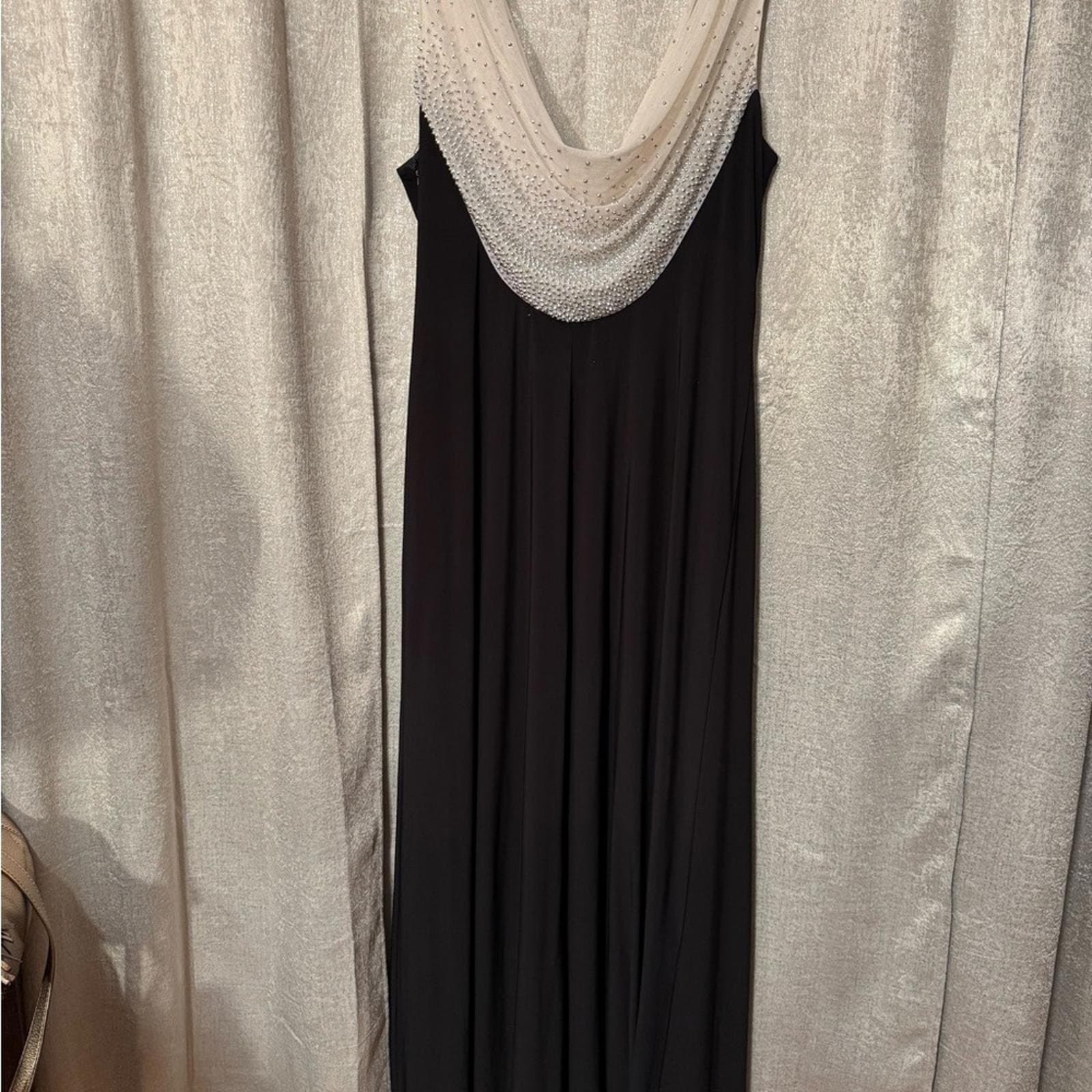 Cachet Black Maxi Dress with Silver Detailing - Thumbnail 4