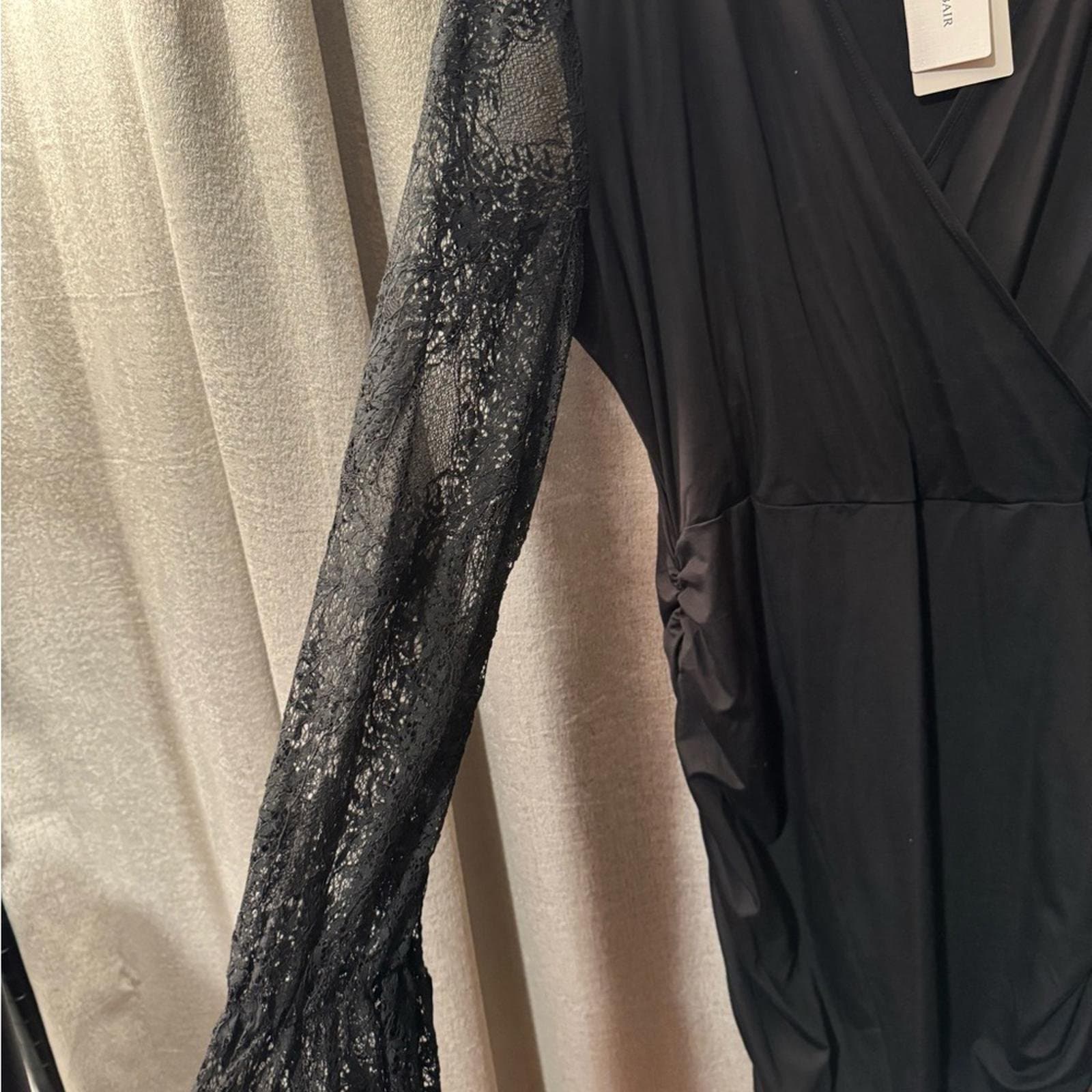 Elegant Black Lace-Sleeve Wrap Midi Dress - Thumbnail 3