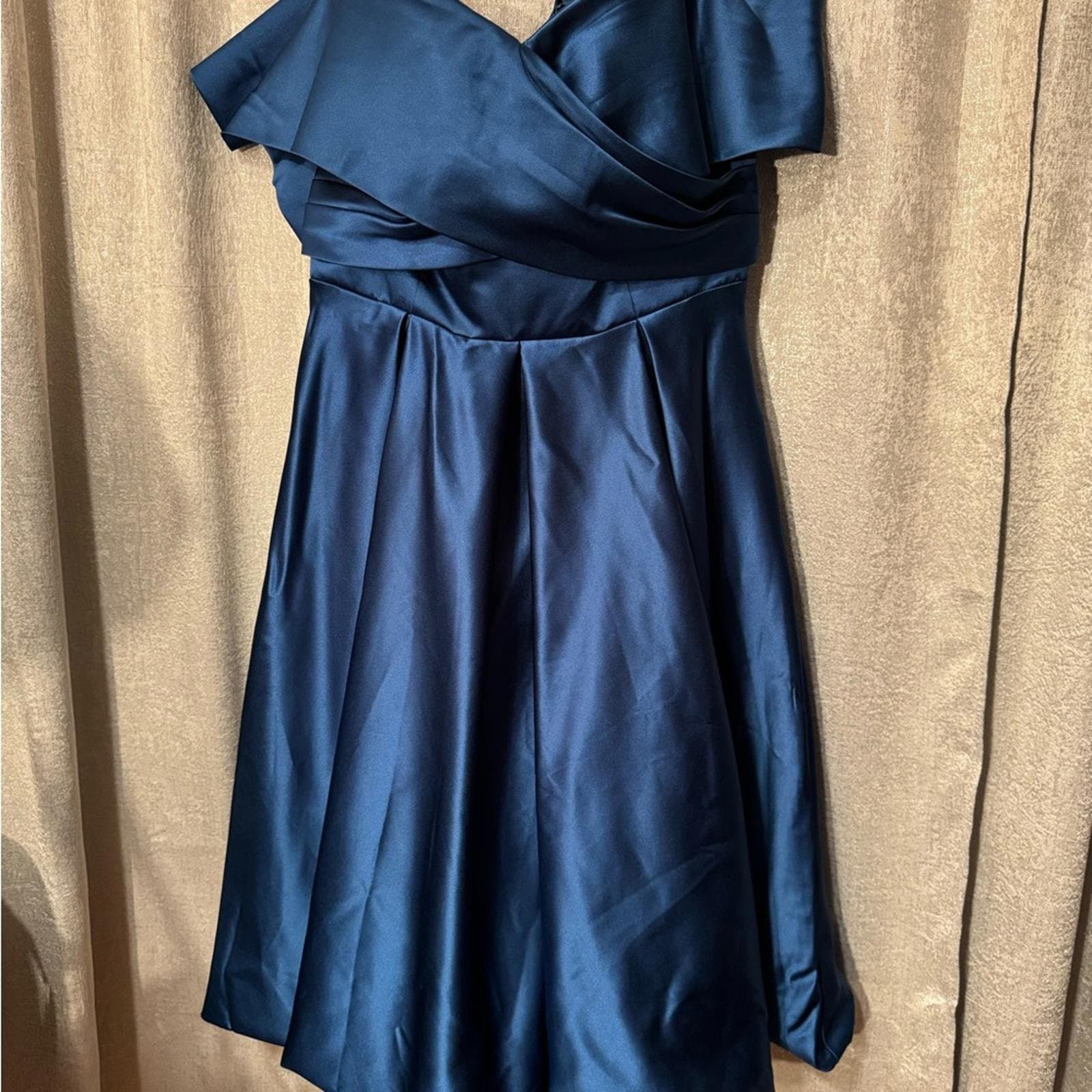 Chic Navy Off-Shoulder Midi Dress - Thumbnail 2