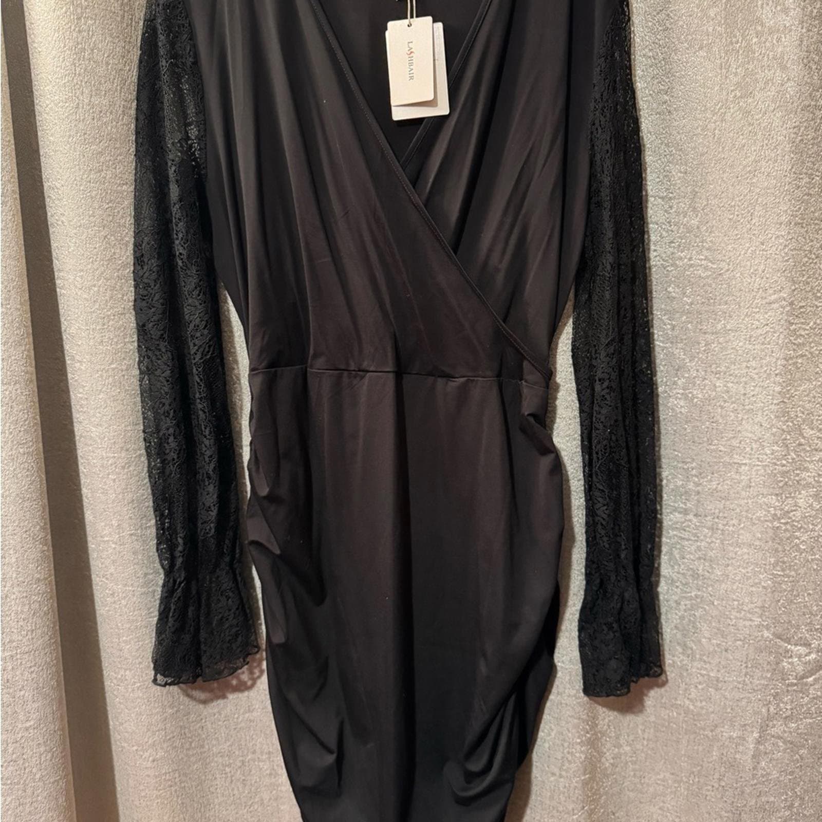 Elegant Black Lace-Sleeve Wrap Midi Dress - Thumbnail 2