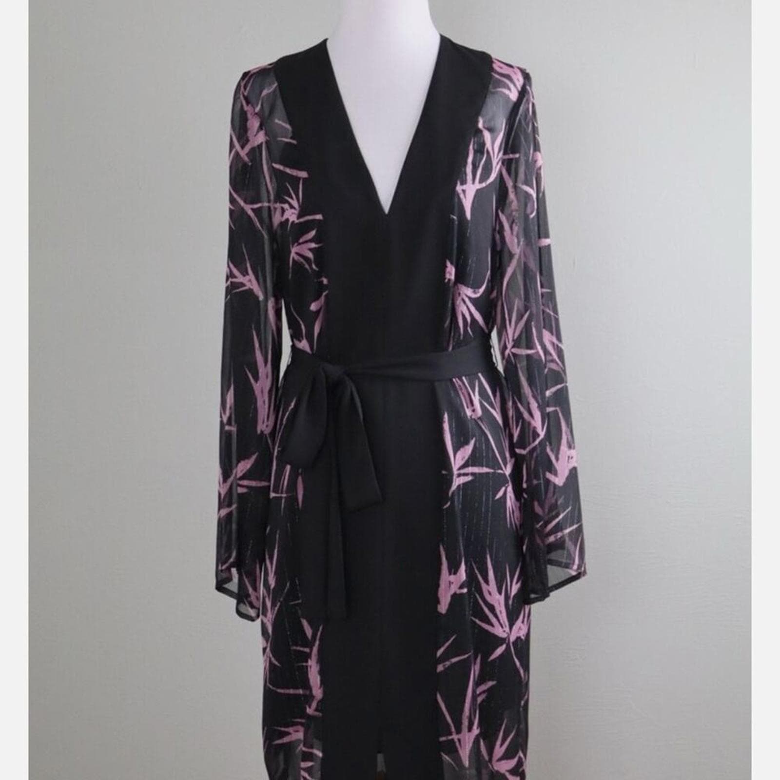 BCBGMaxAzria Black and Pink Bamboo Print Robe - Image 1