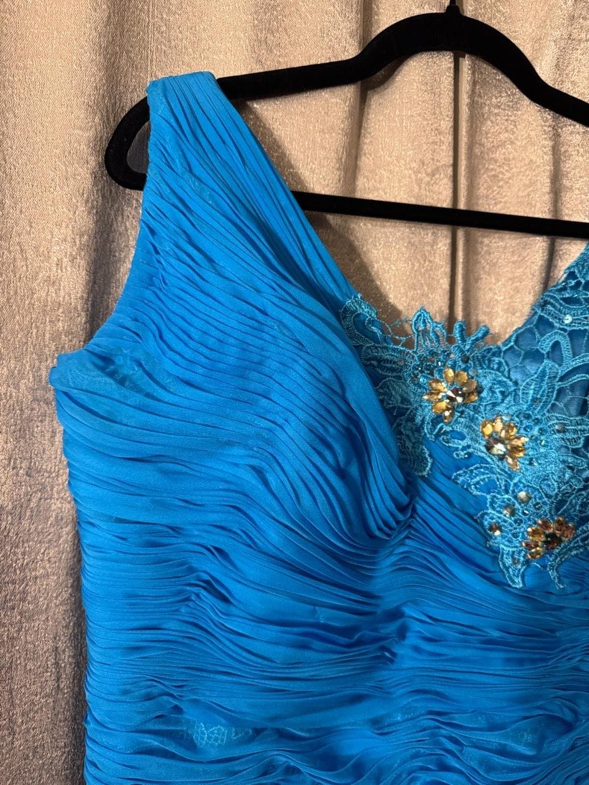 MNM Couture Blue Gown - Thumbnail 5