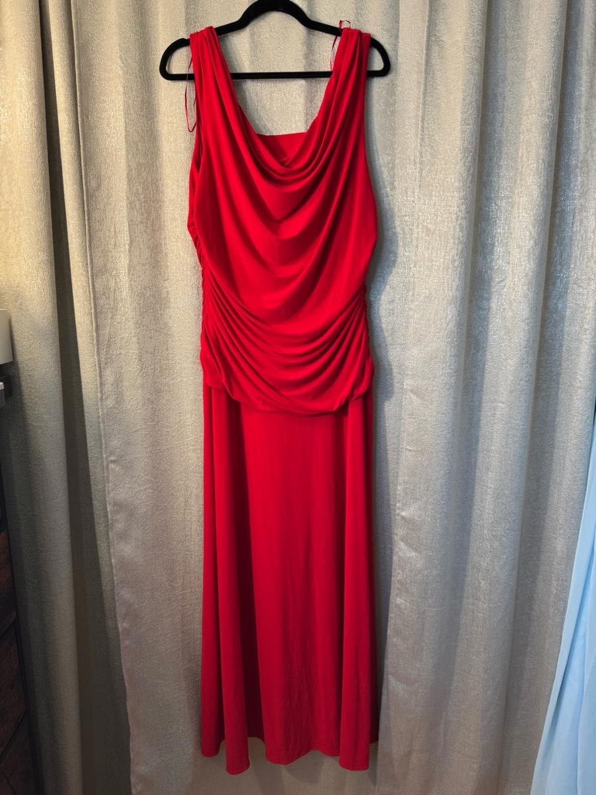 Sleeveless Red Cowl-Neck Maxi Dress with Ruched Draping - Thumbnail 2